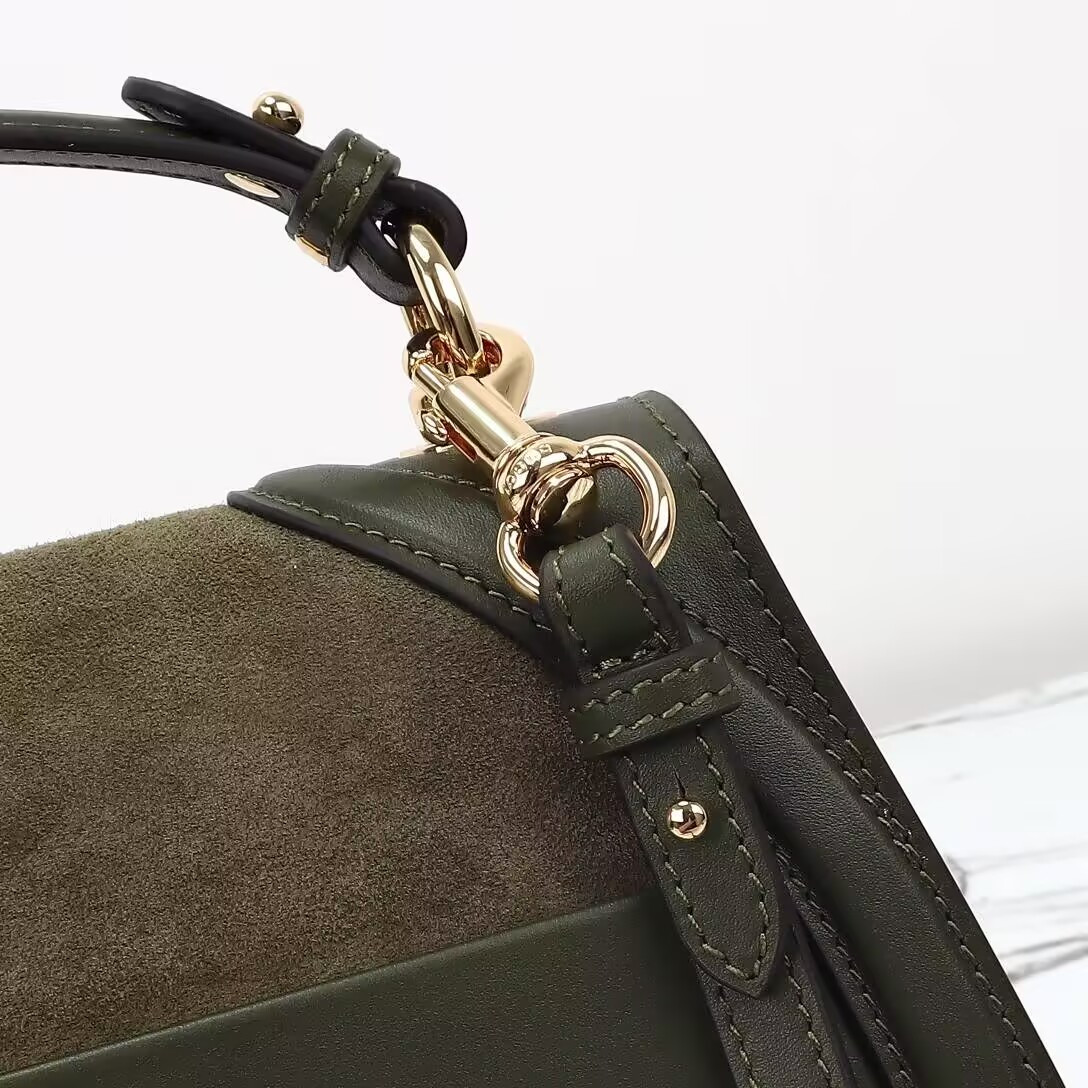 Gvc*1 Shoulder Bag 32x17x10cm