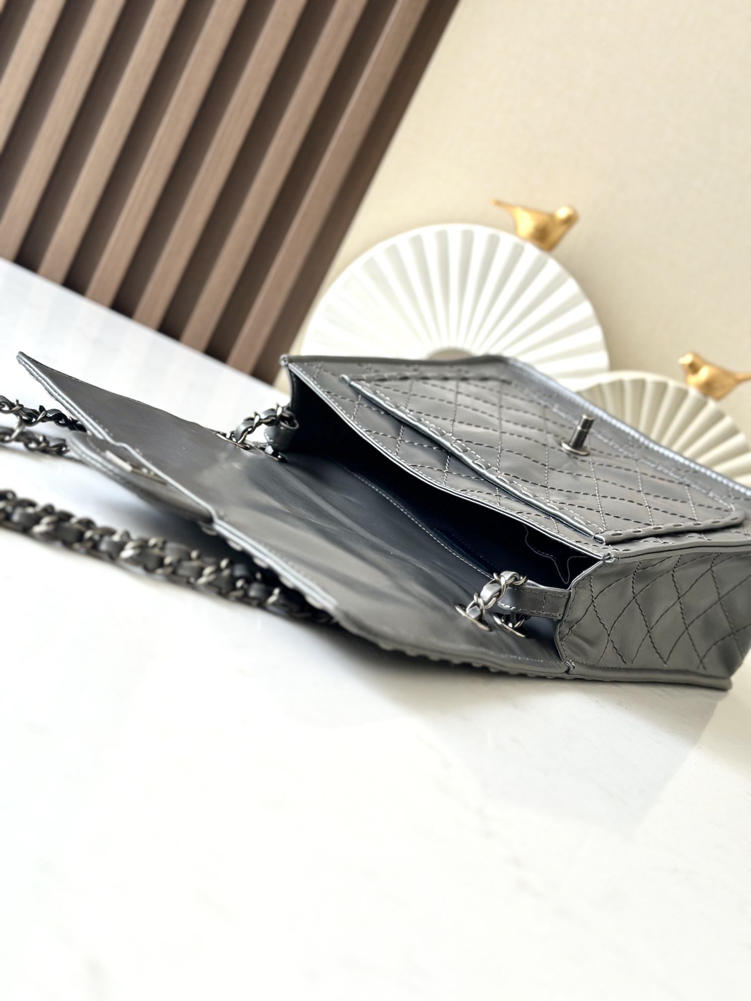 Ch**el vintage flap tofu bag 26x11x23cm