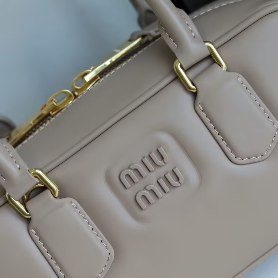 M1v M1v arcadie leather bag 10.5x22x7.5cm