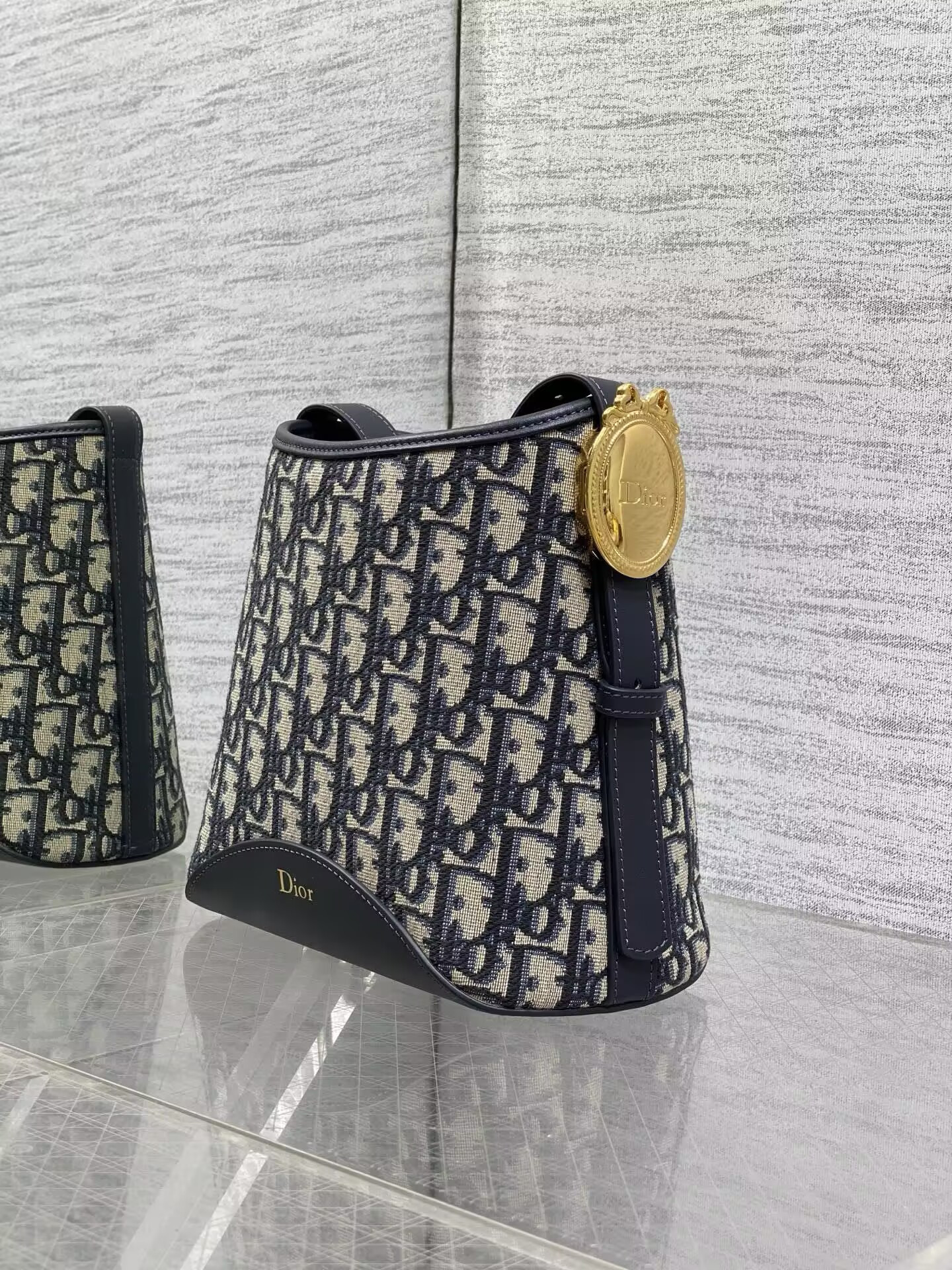 D10r small médaillon bucket bag 19.5x18.5x11.5cm
