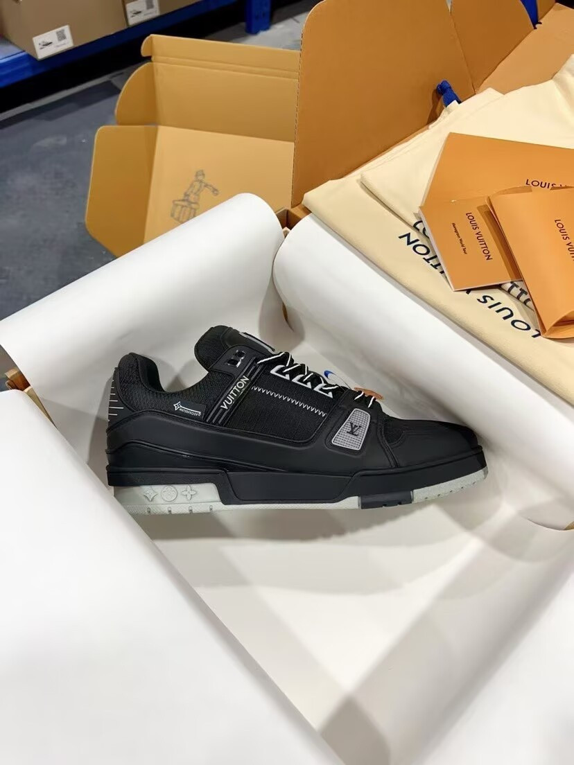 UA LV trainer Sneakers