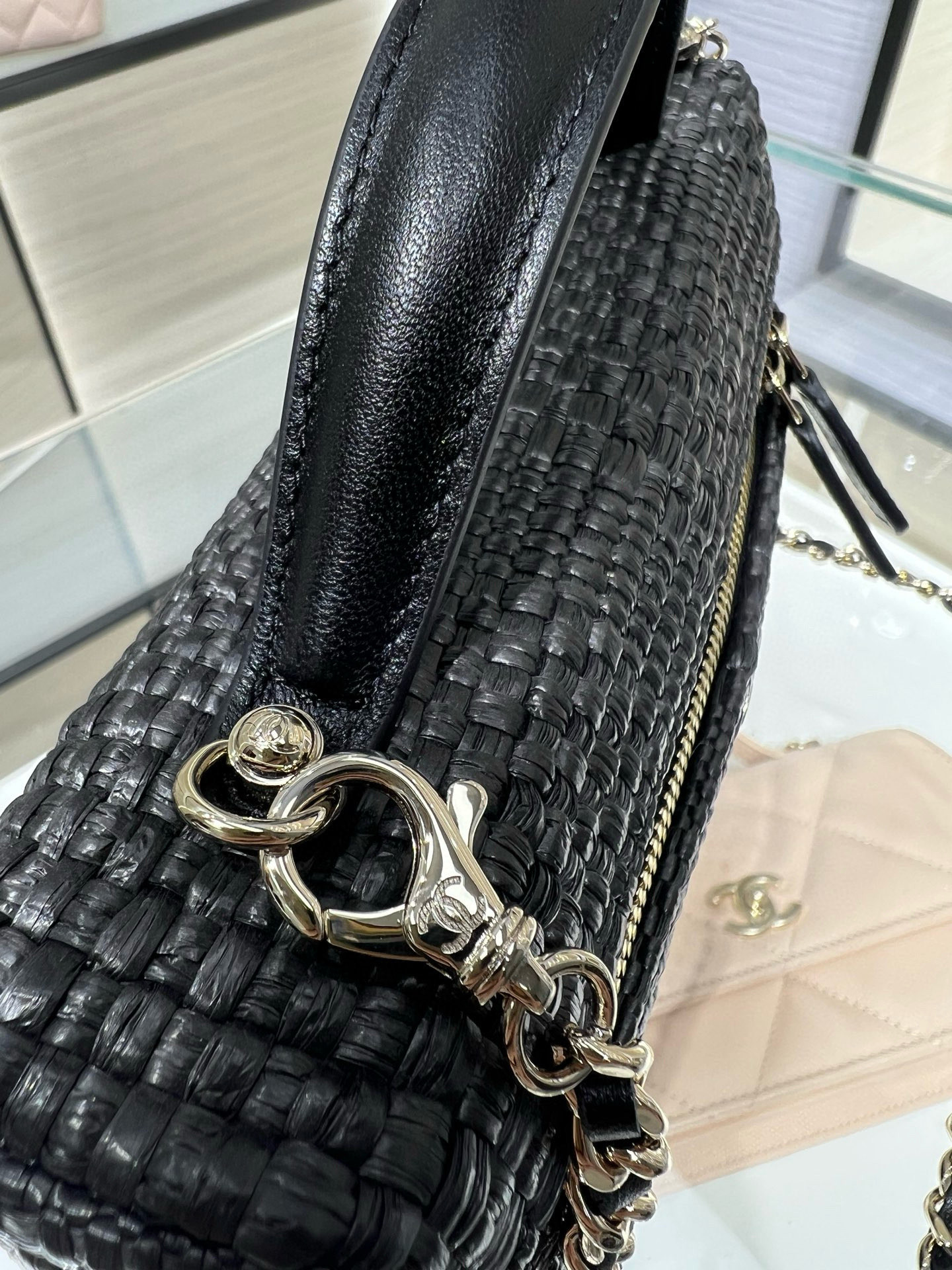 Ch**el classic vanity with chain ap4385 17x19.5x5cm