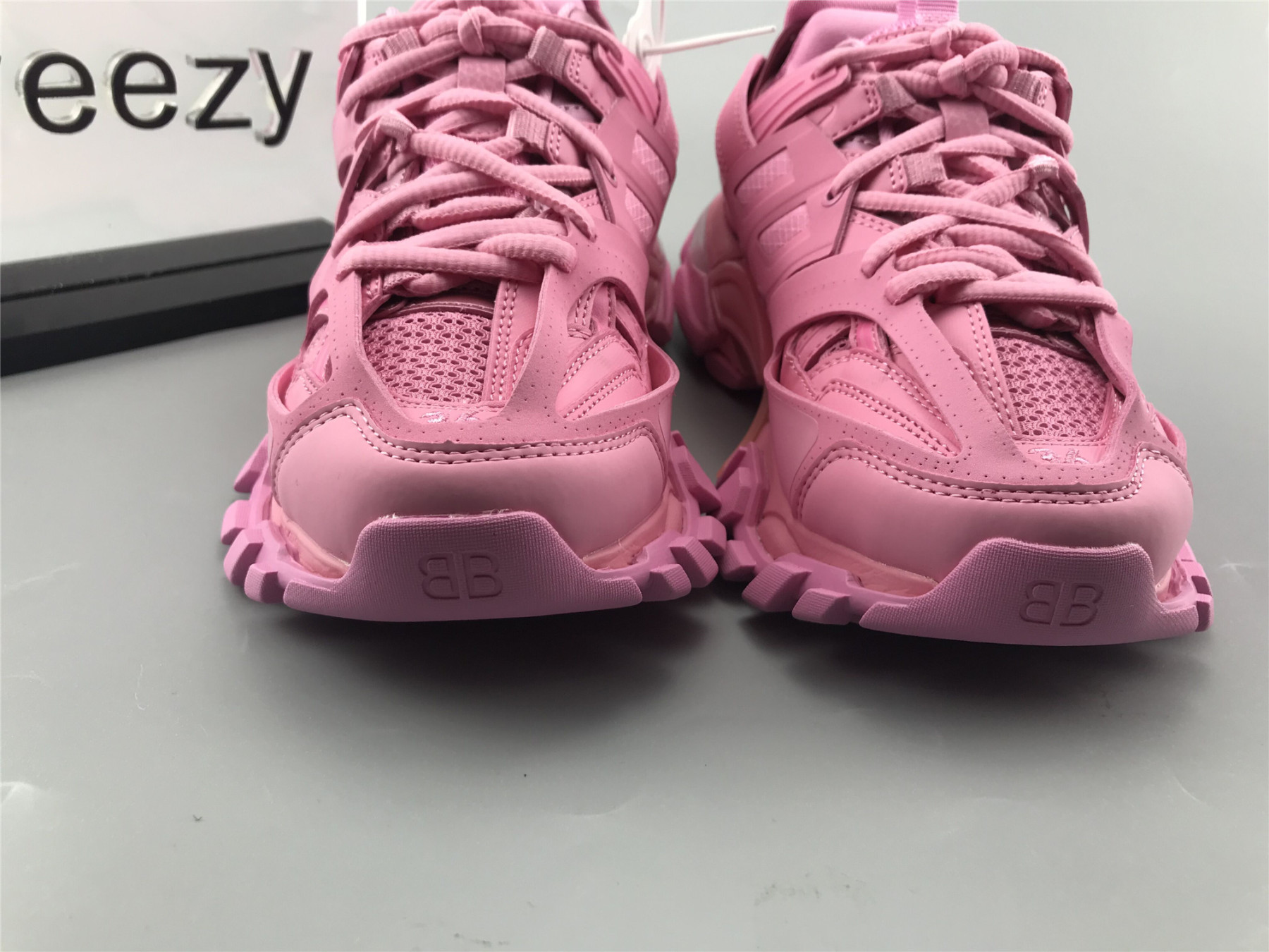 UA TRACK SNEAKER PINK WITH LED LIGHTS