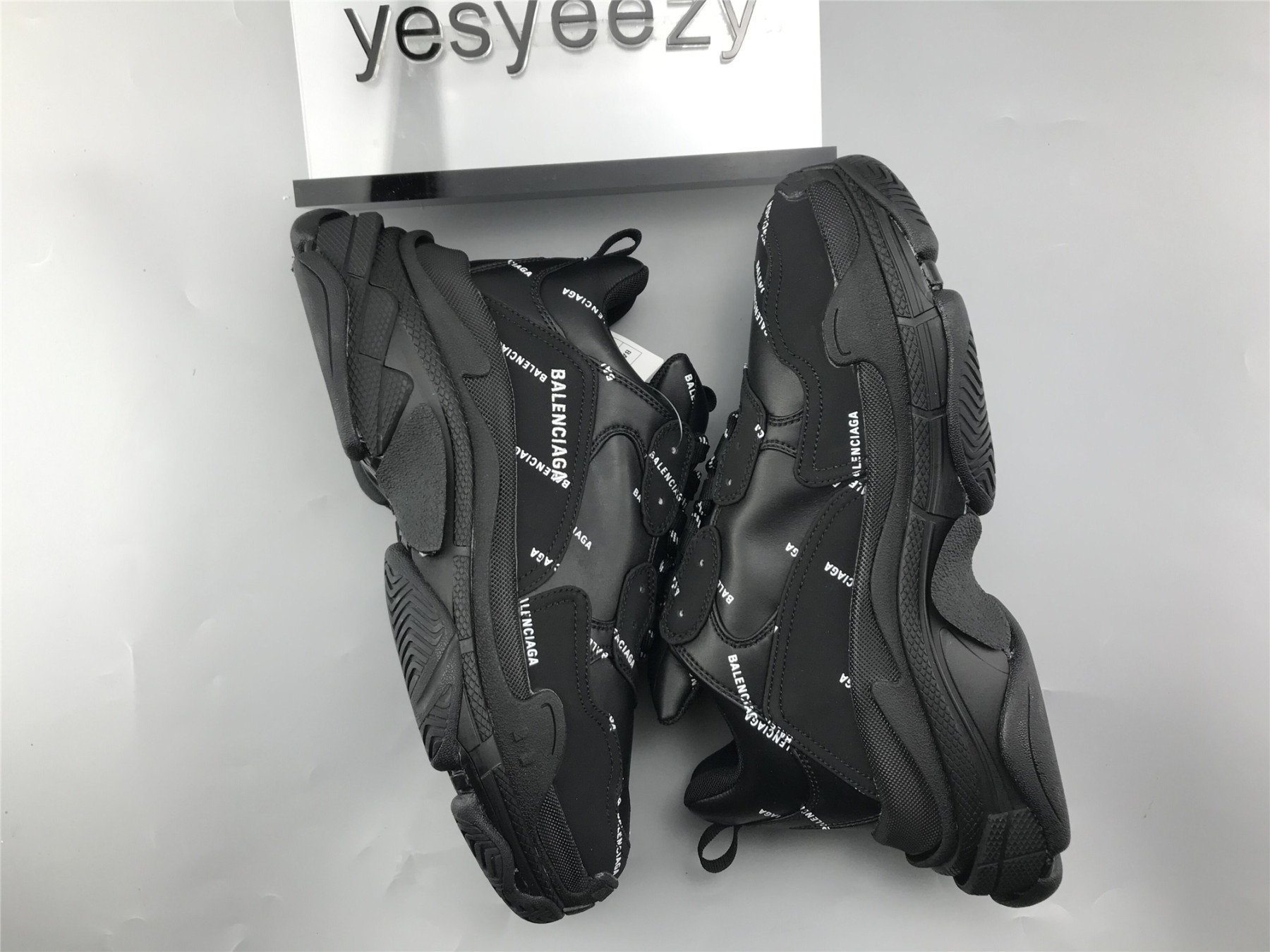UA TRIPLE S SNEAKER BLACK