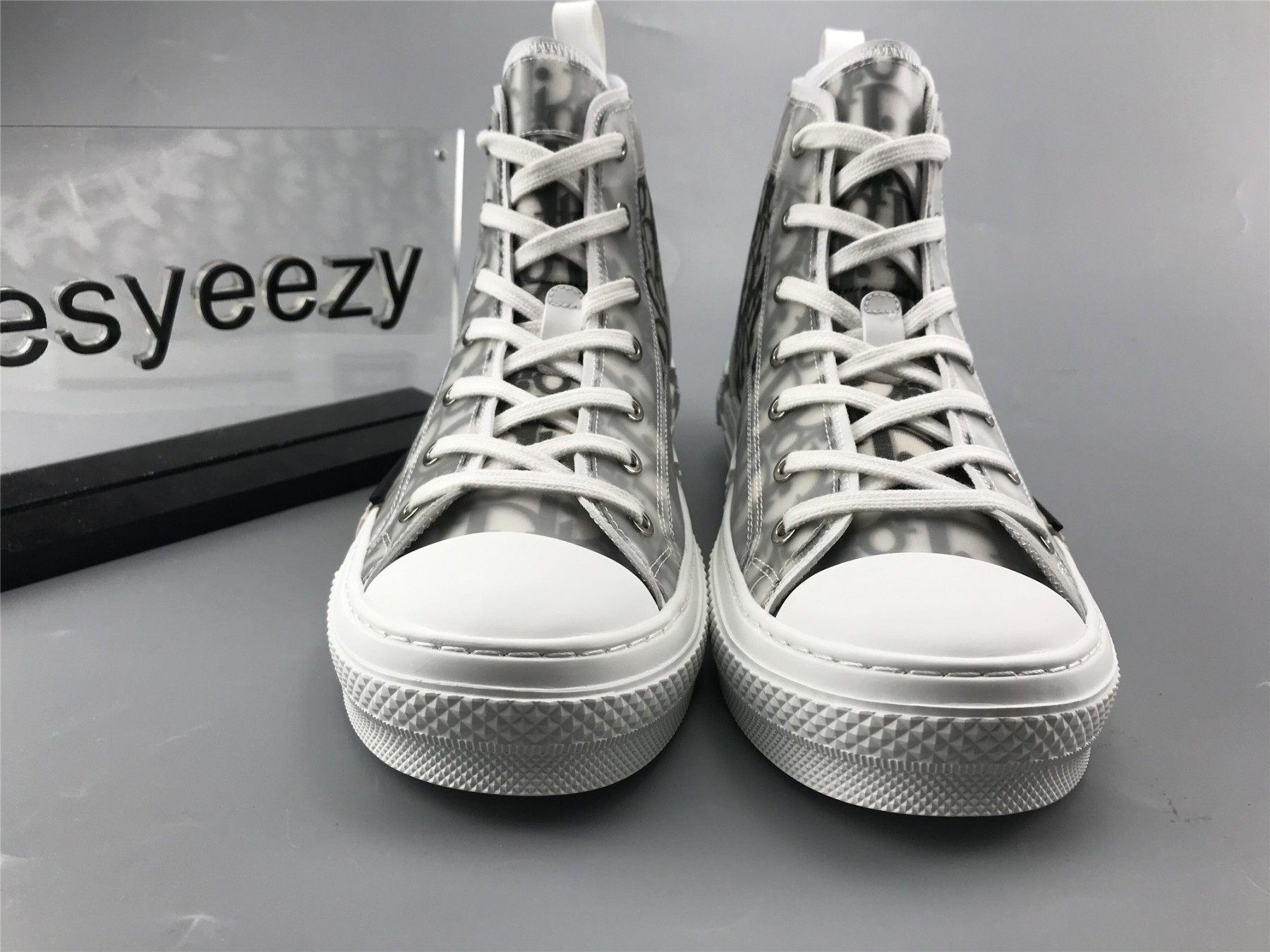 ua D10r b23 high top logo oblique