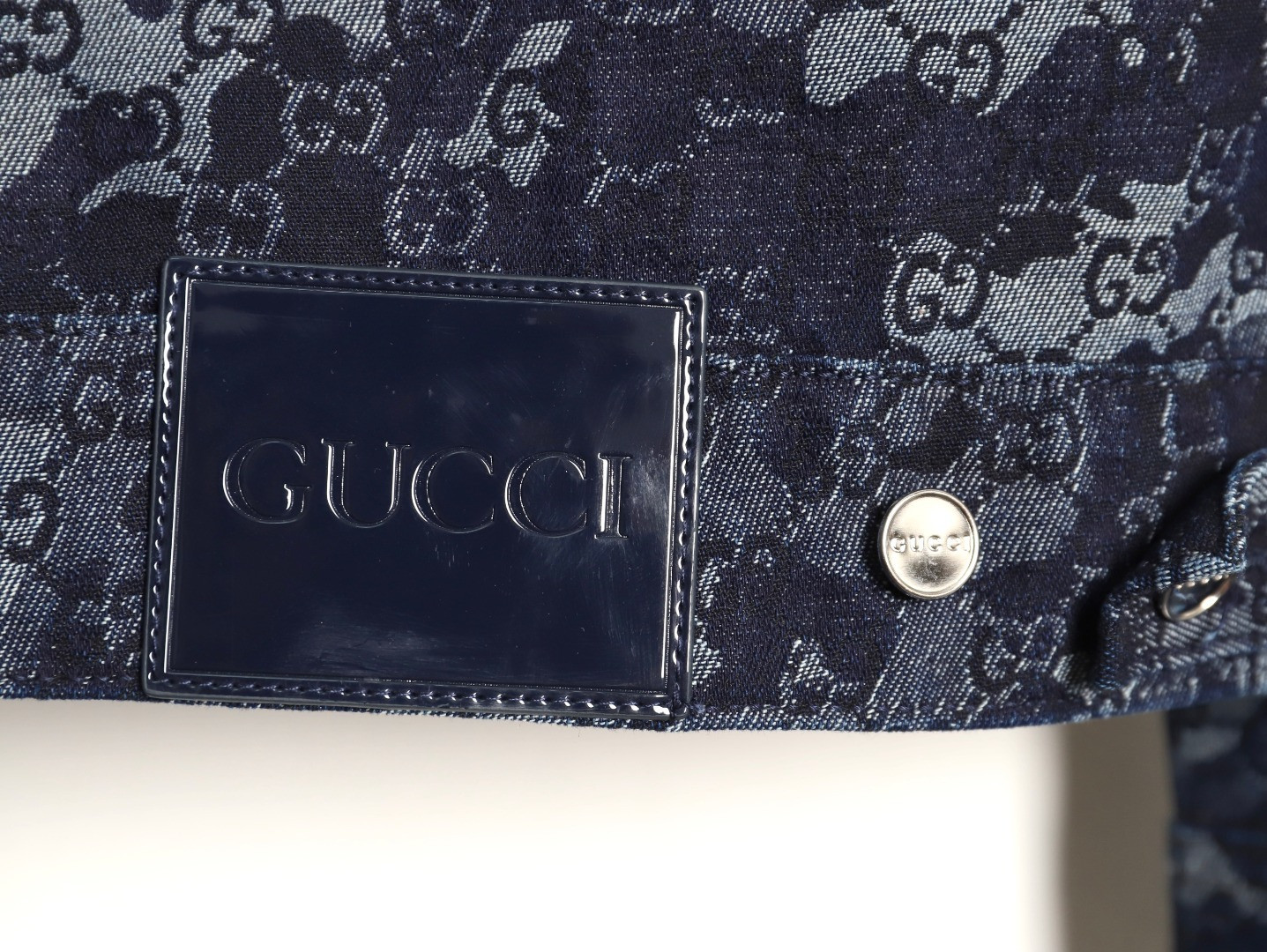 gvc*1 guc De*1m coats suit