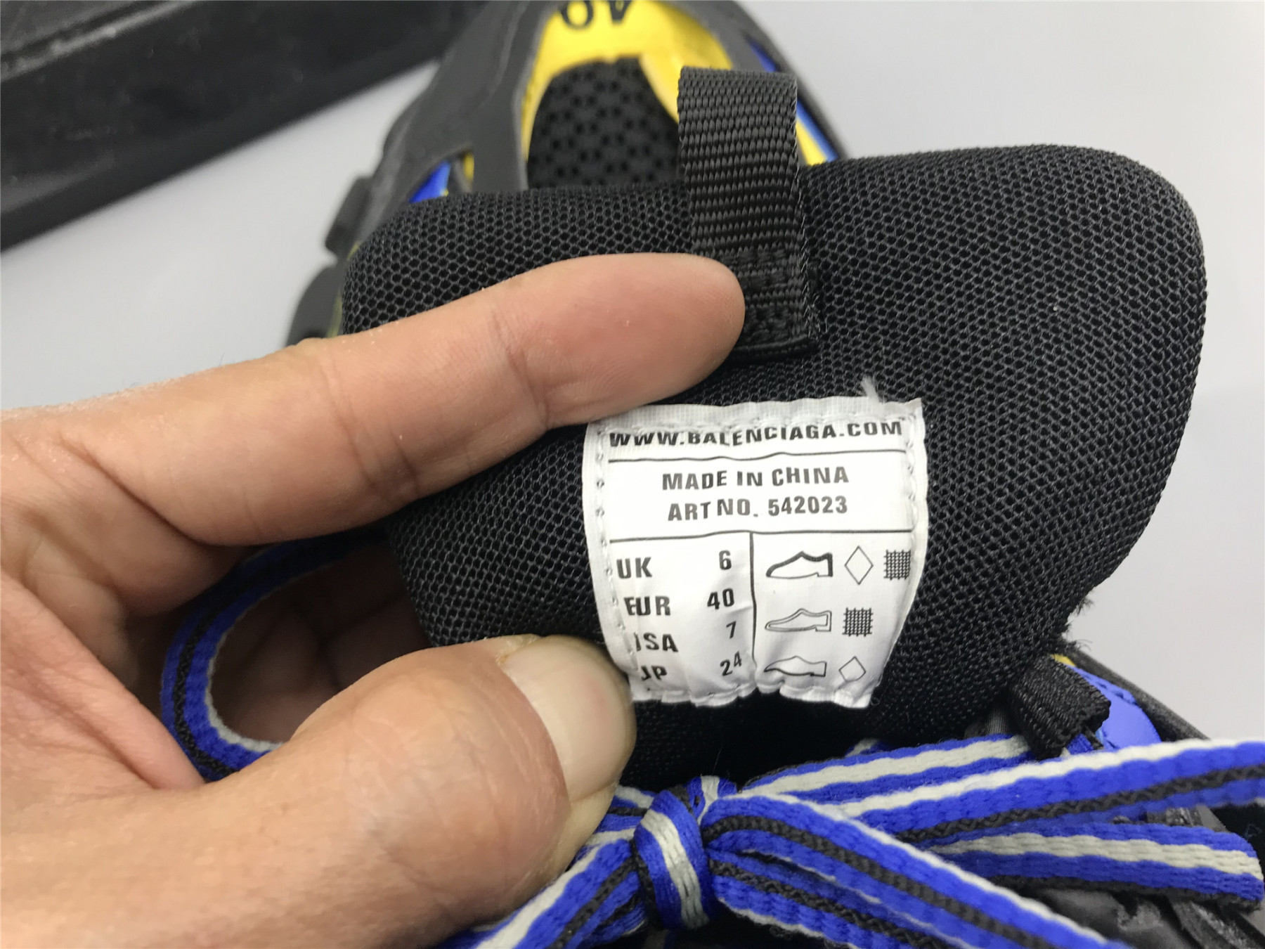 UA TRACK TRAINER BLACK YELLOW BLUE