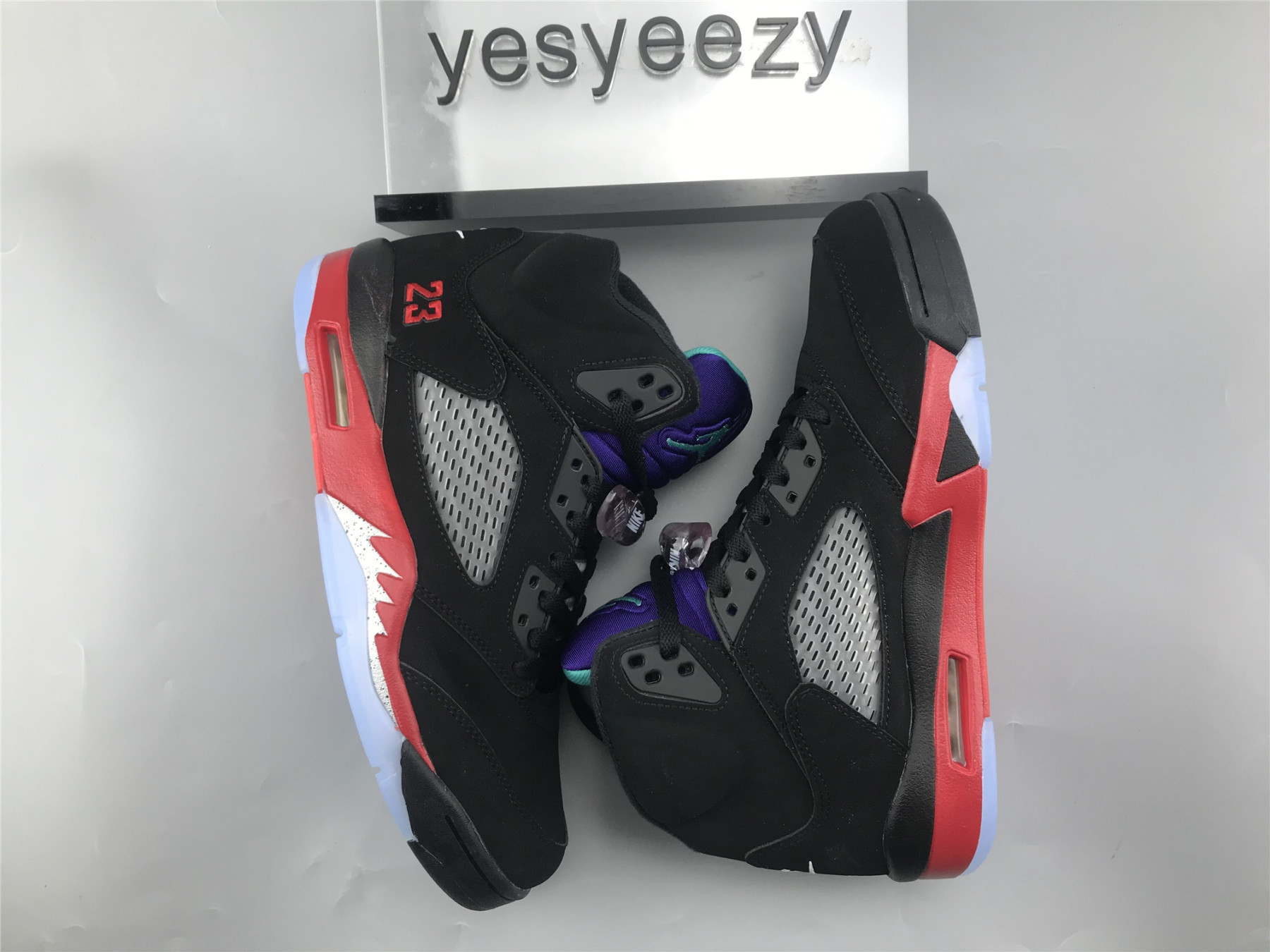 UA AIR JORDAN 5 RETRO "TOP 3"
