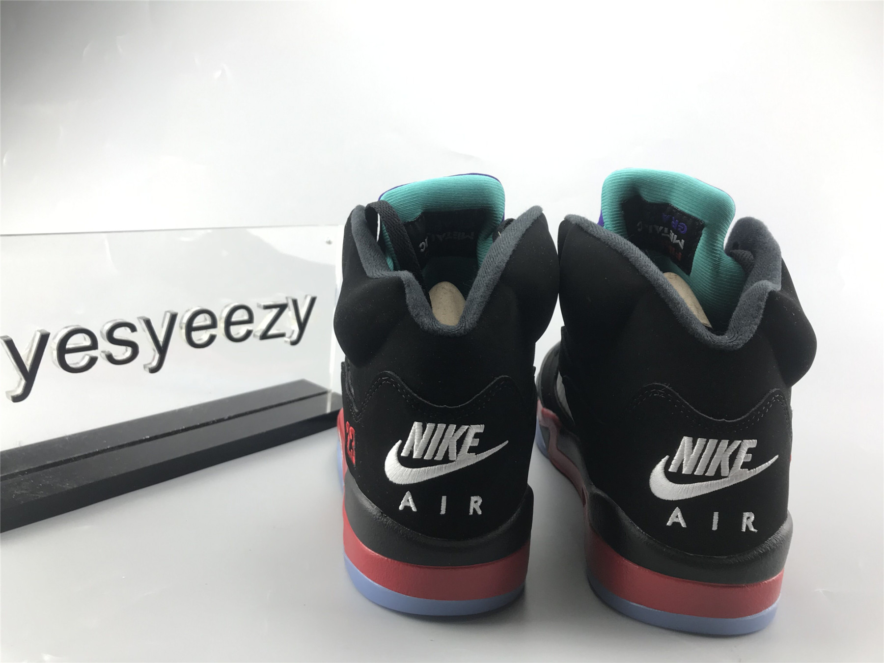 UA AIR JORDAN 5 RETRO "TOP 3"