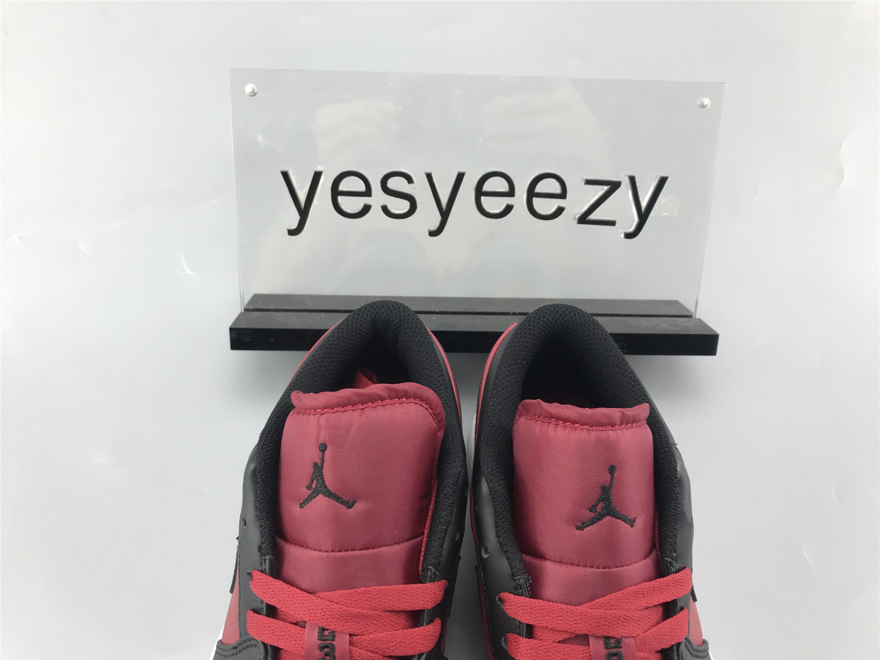 UA AIR JORDAN 1 RETRO LOW 