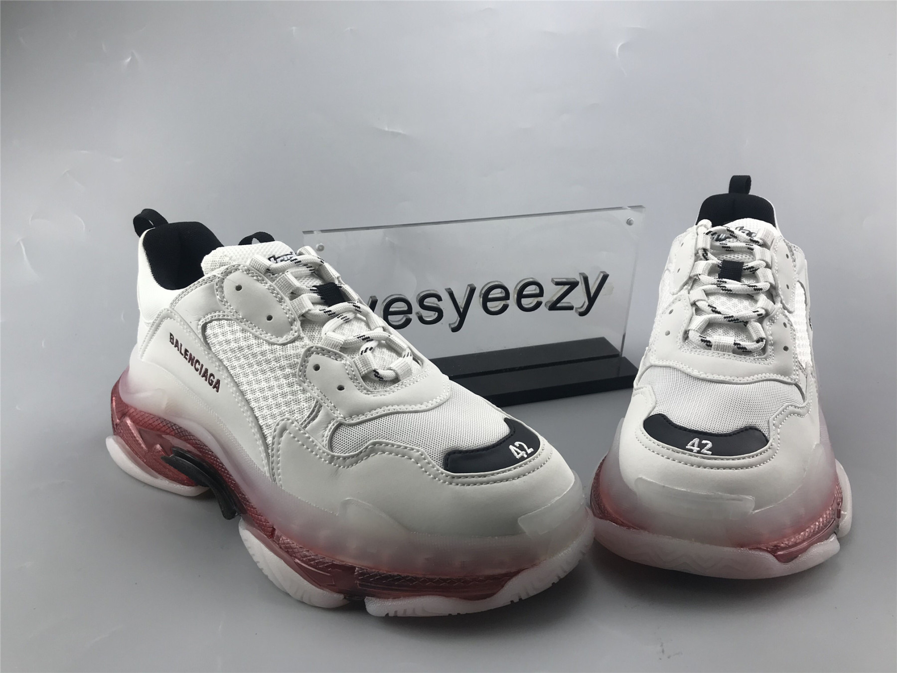 UA TRIPLE S CLEAR SOLE SNEAKER MILK WHITE AND BLACK