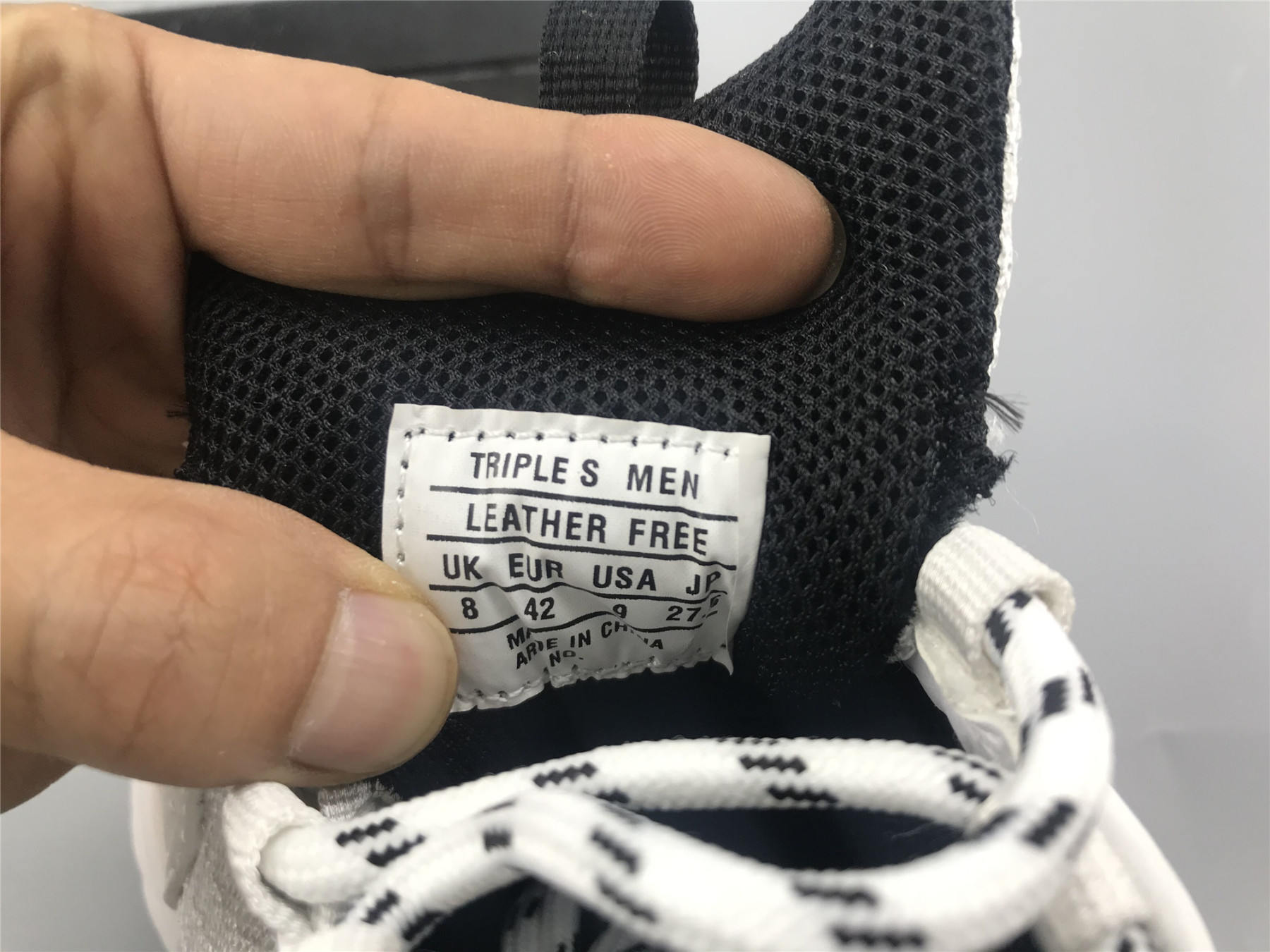 UA TRIPLE S CLEAR SOLE SNEAKER MILK WHITE AND BLACK