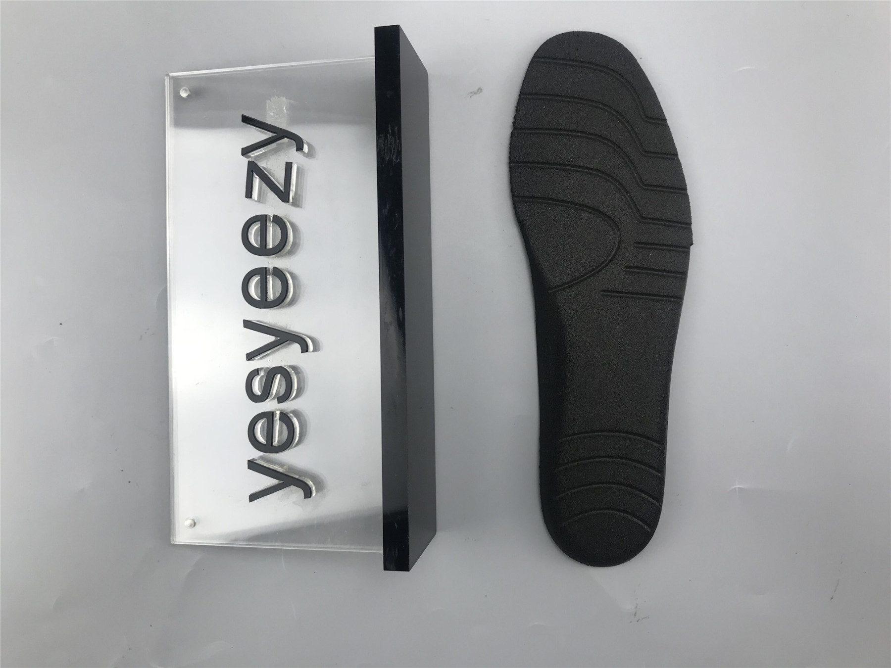 UA TRIPLE S CLEAR SOLE SNEAKER MILK WHITE AND BLACK