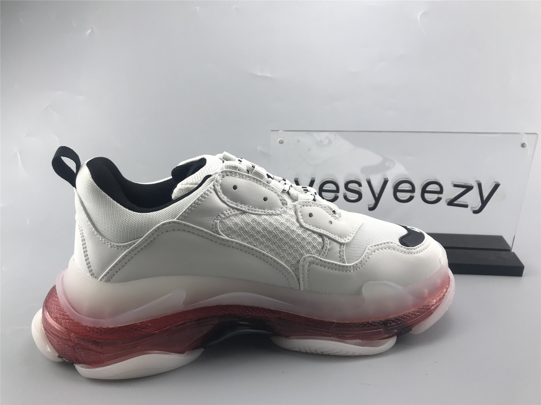 UA TRIPLE S CLEAR SOLE SNEAKER MILK WHITE AND BLACK