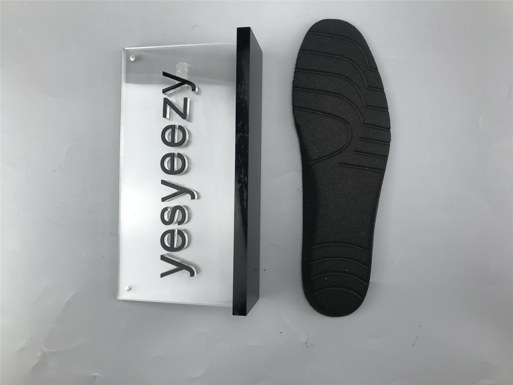 UA TRIPLE S CLEAR SOLE SNEAKER BLACK PLUM RED