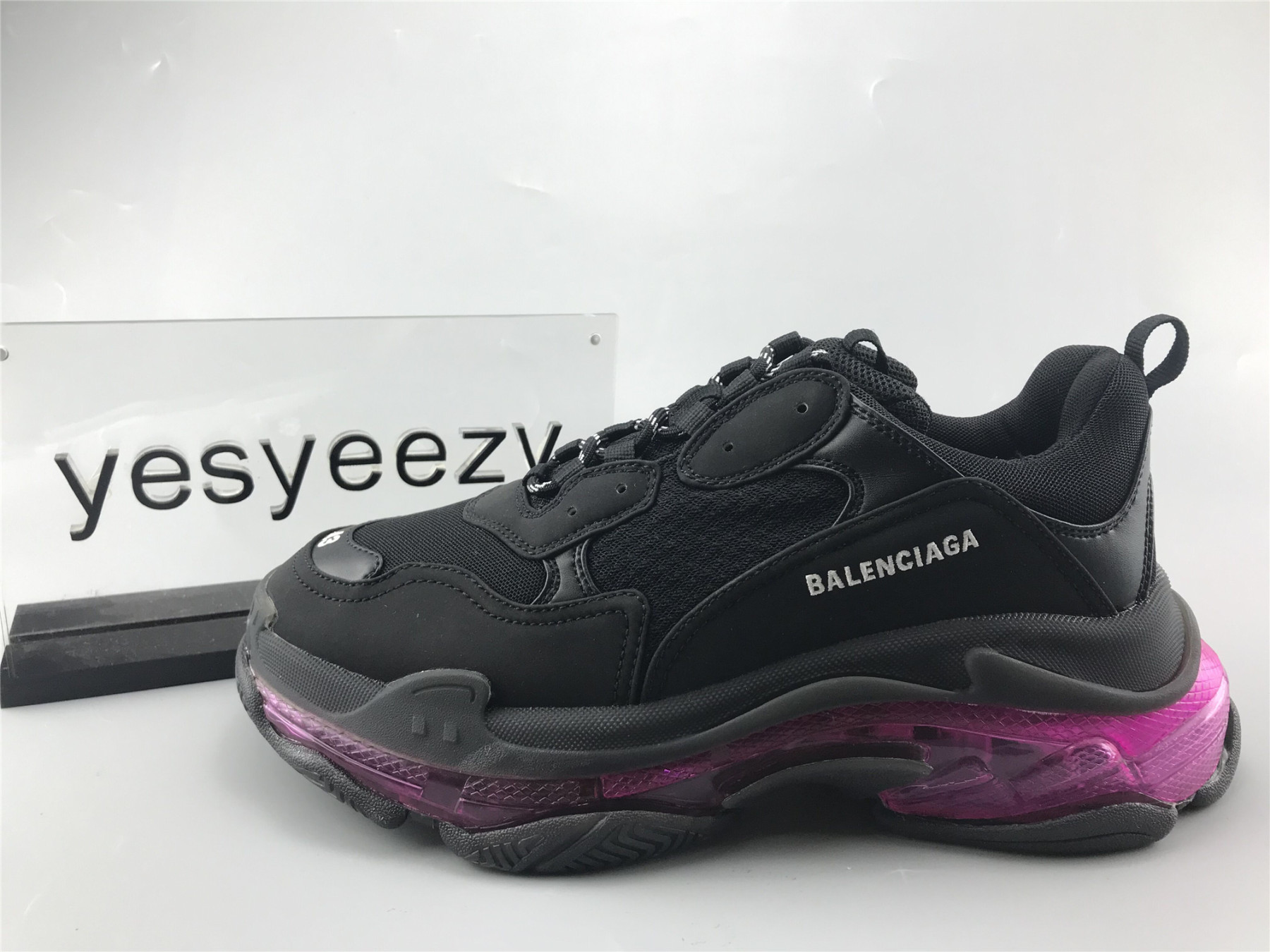UA TRIPLE S CLEAR SOLE SNEAKER BLACK PLUM RED