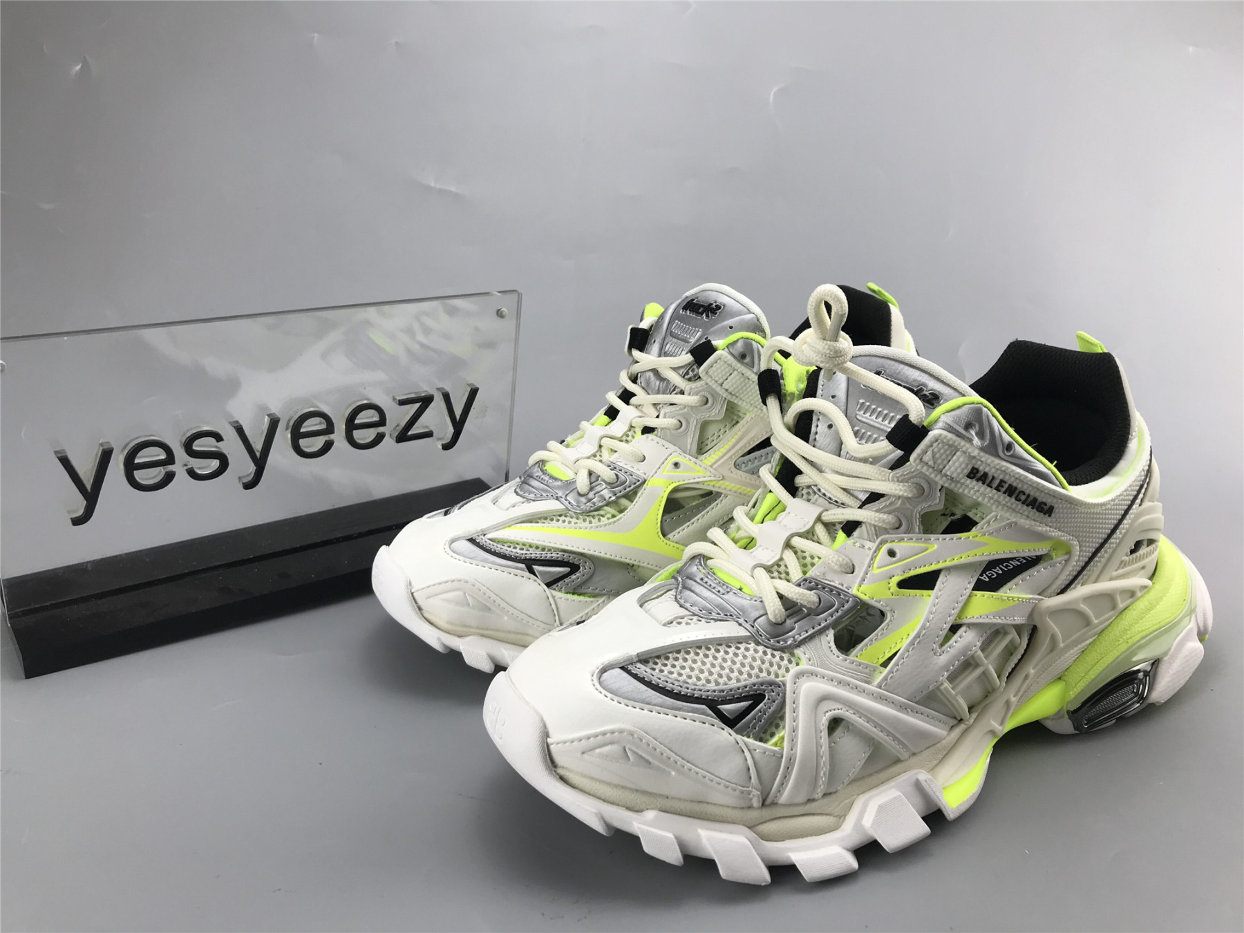 UA TRACK 2 TRAINER WHITE FLUORESCENT YELLOW