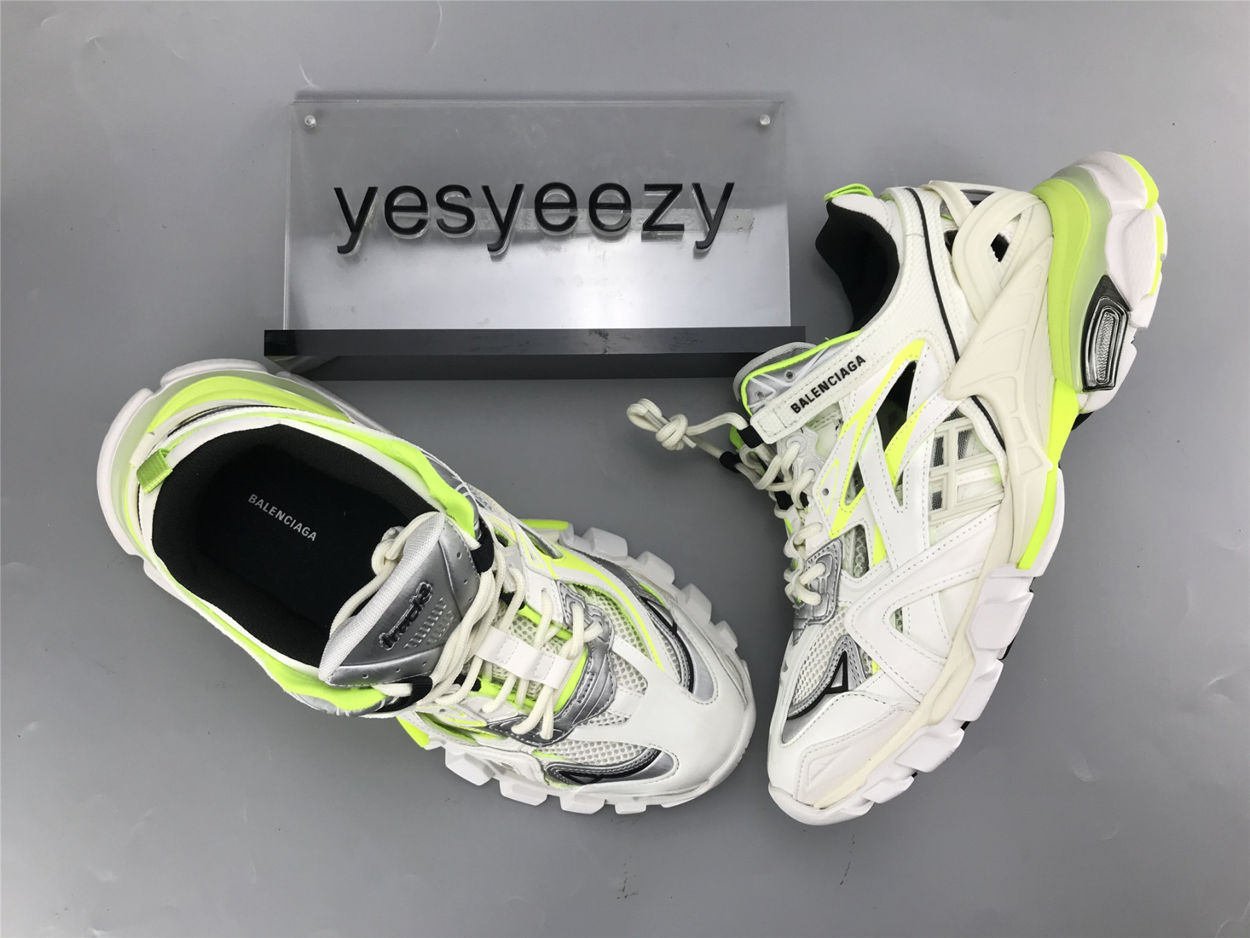 UA TRACK 2 TRAINER WHITE FLUORESCENT YELLOW
