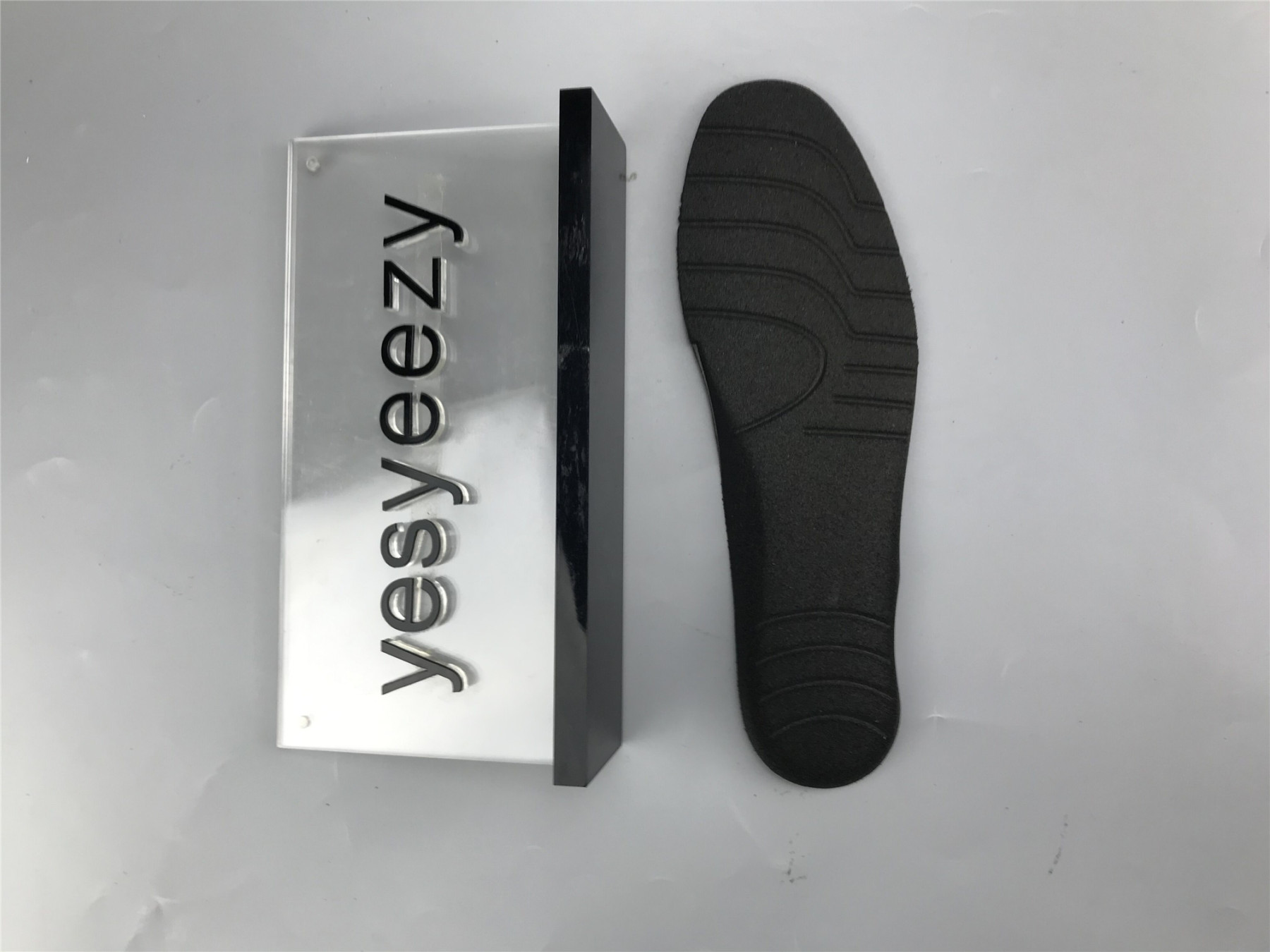 UA TRIPLE S LETTER BLACK PINK