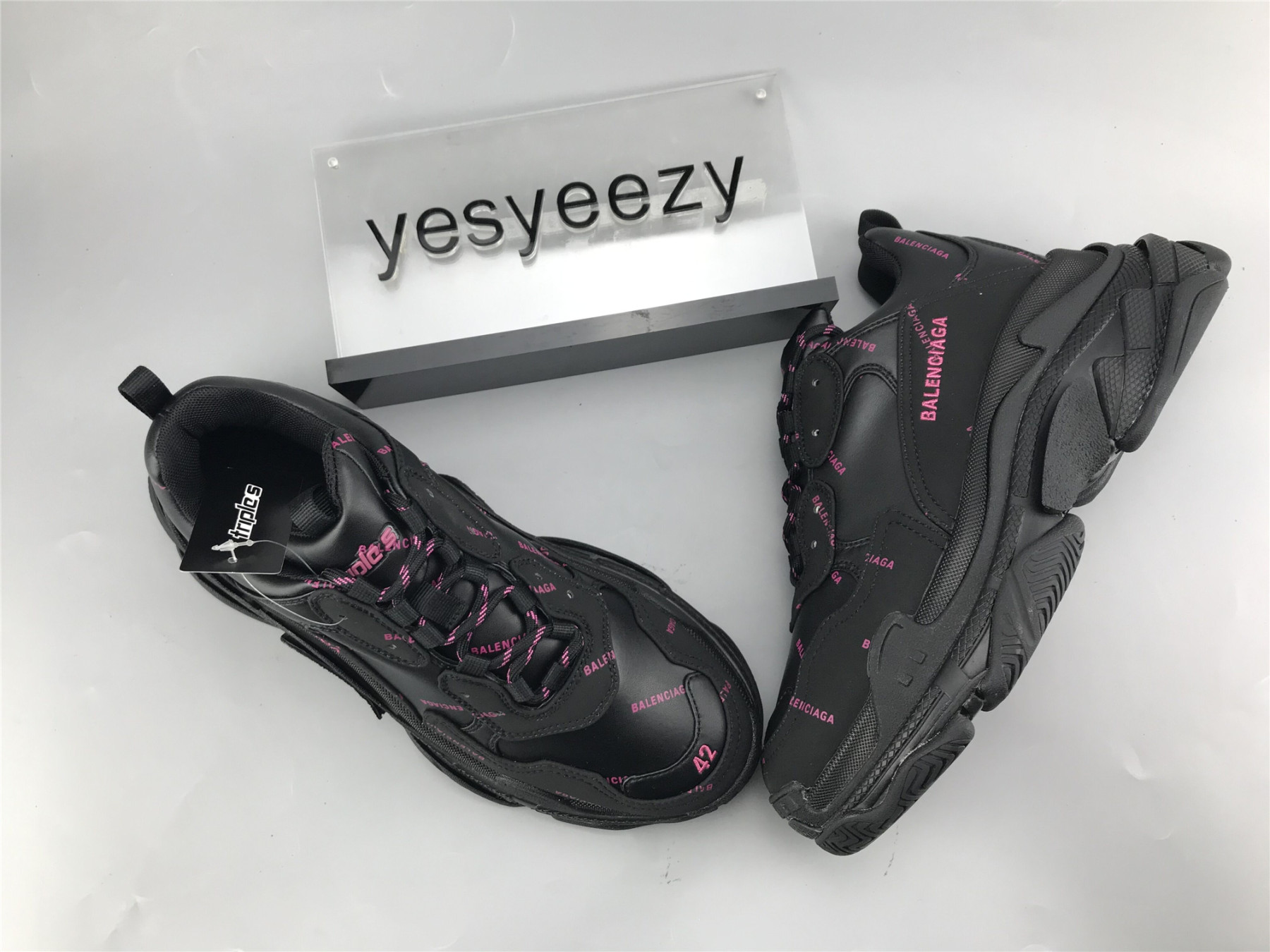 UA TRIPLE S LETTER BLACK PINK