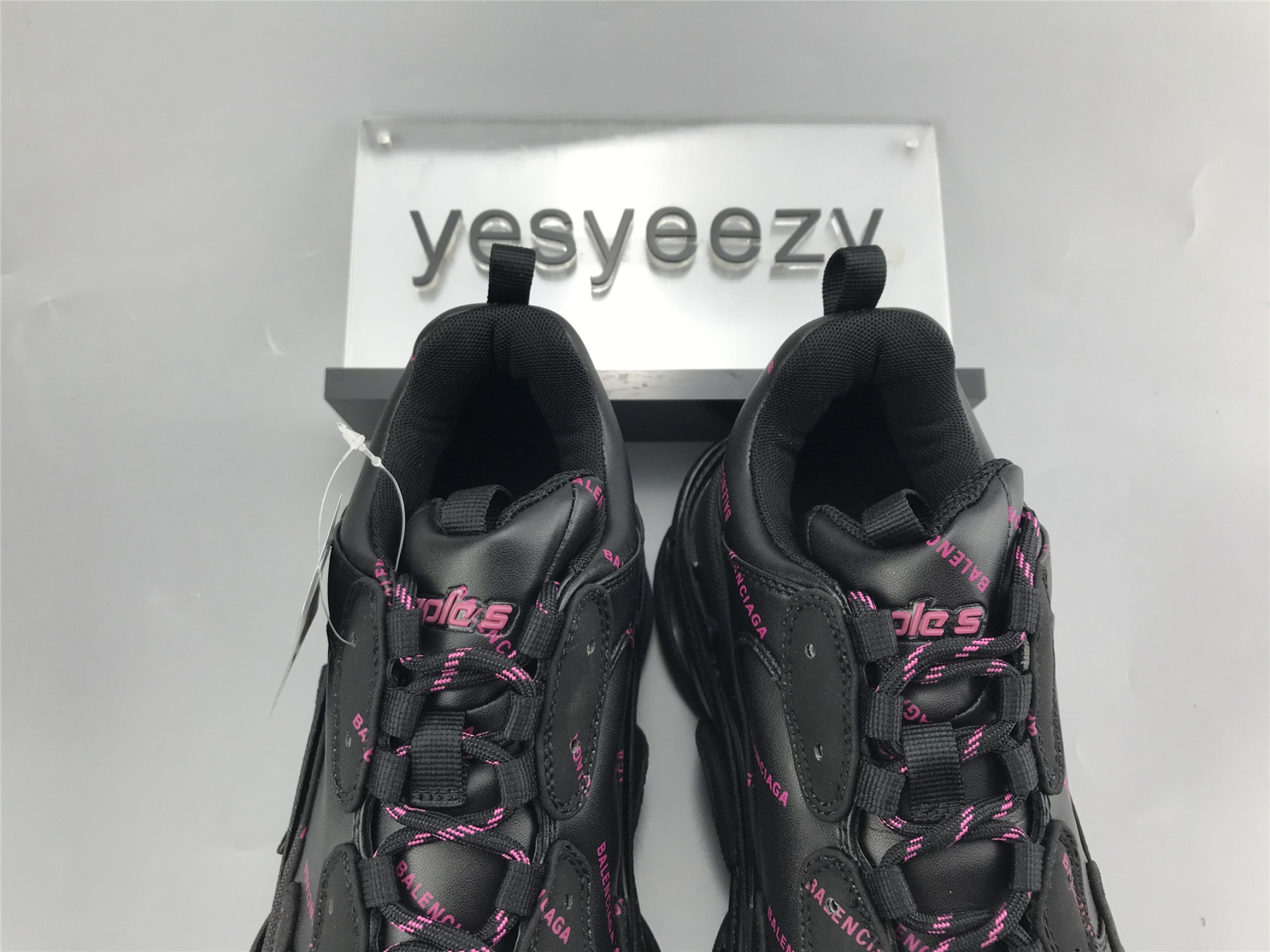 UA TRIPLE S LETTER BLACK PINK