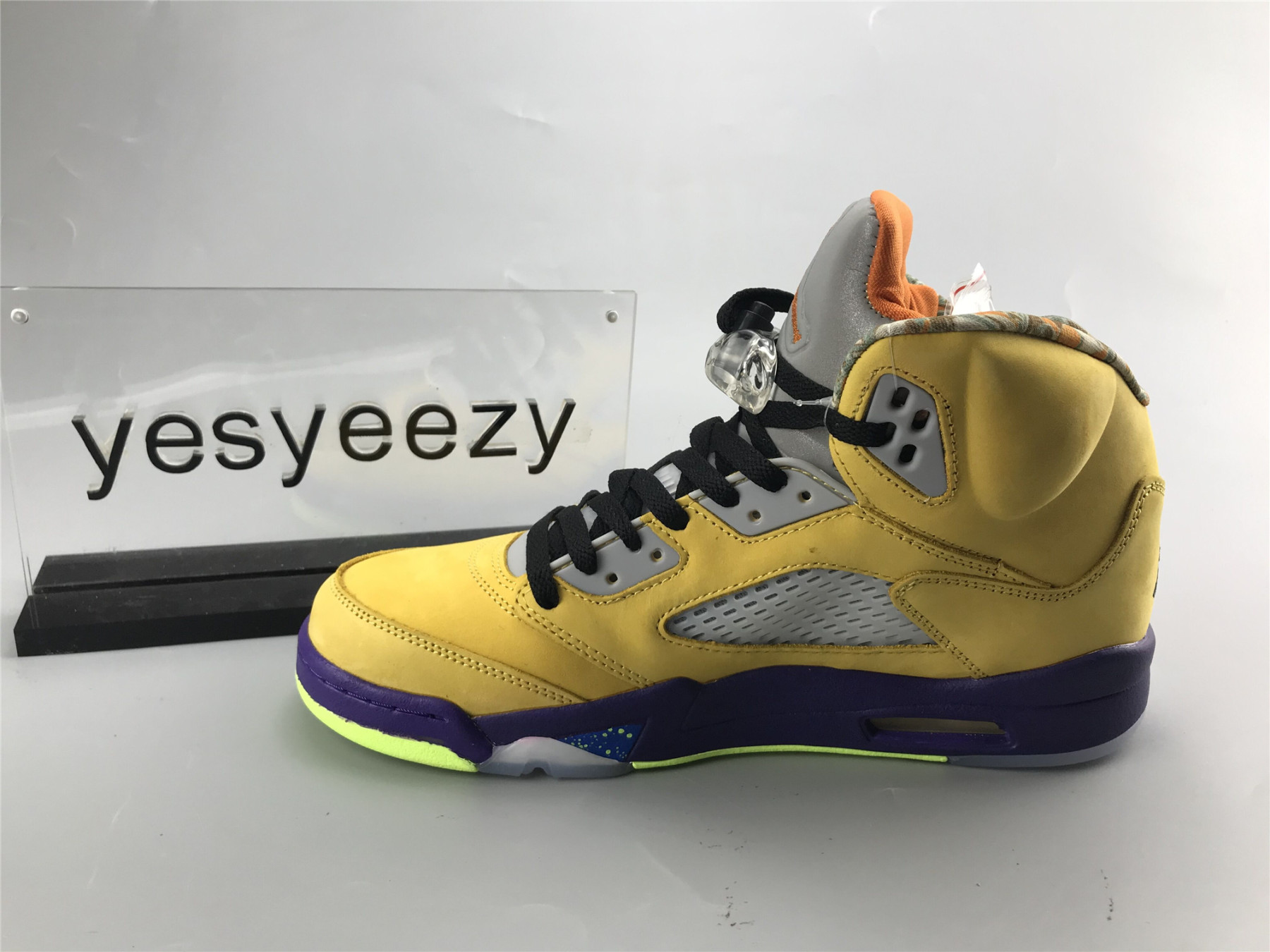 UA AIR JORDAN 5 RETRO "WHAT THE"