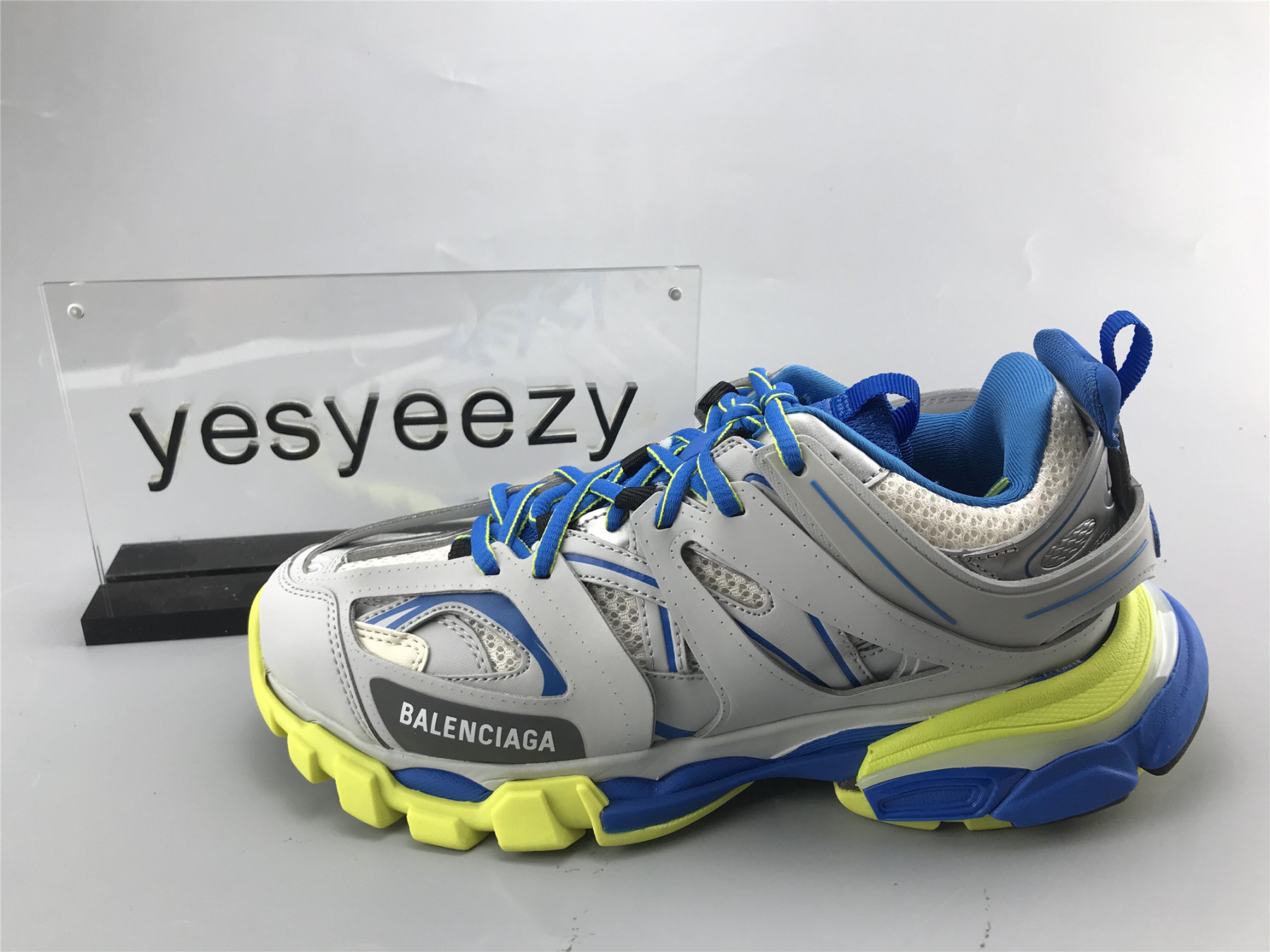 UA TRACK TRAINER GREY BLUE YELLOW