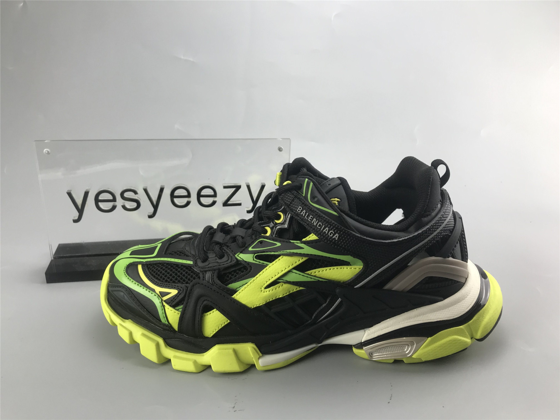 UA TRACK 2 TRAINER BLACK FLUORESCENT YELLOW