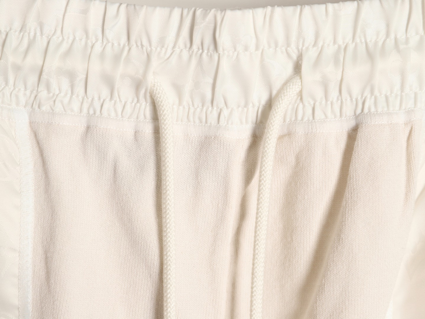 l0vis Vvtt0n lv knitting shorts suit