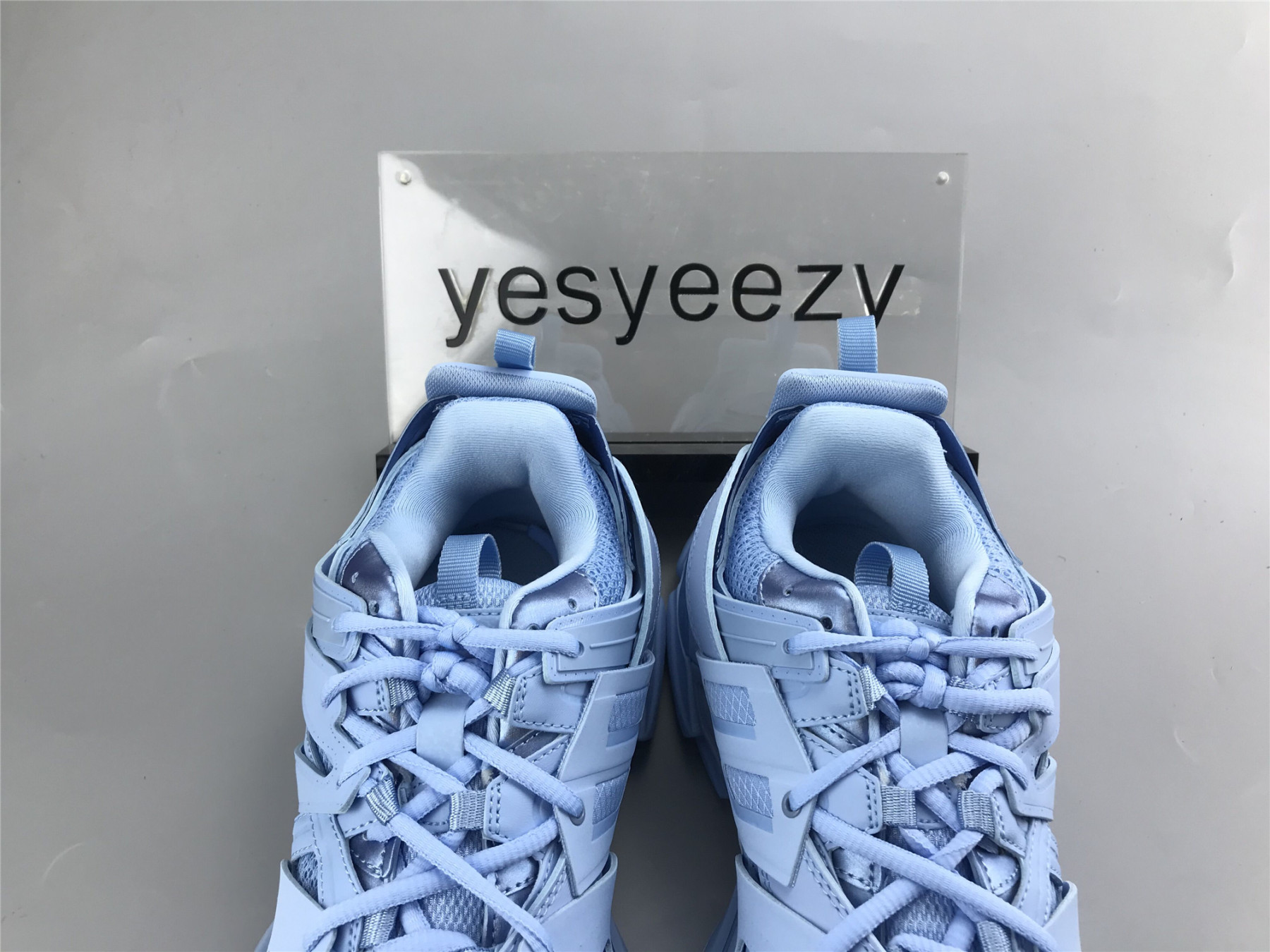 UA TRACK TRAINER LIGHT BLUE