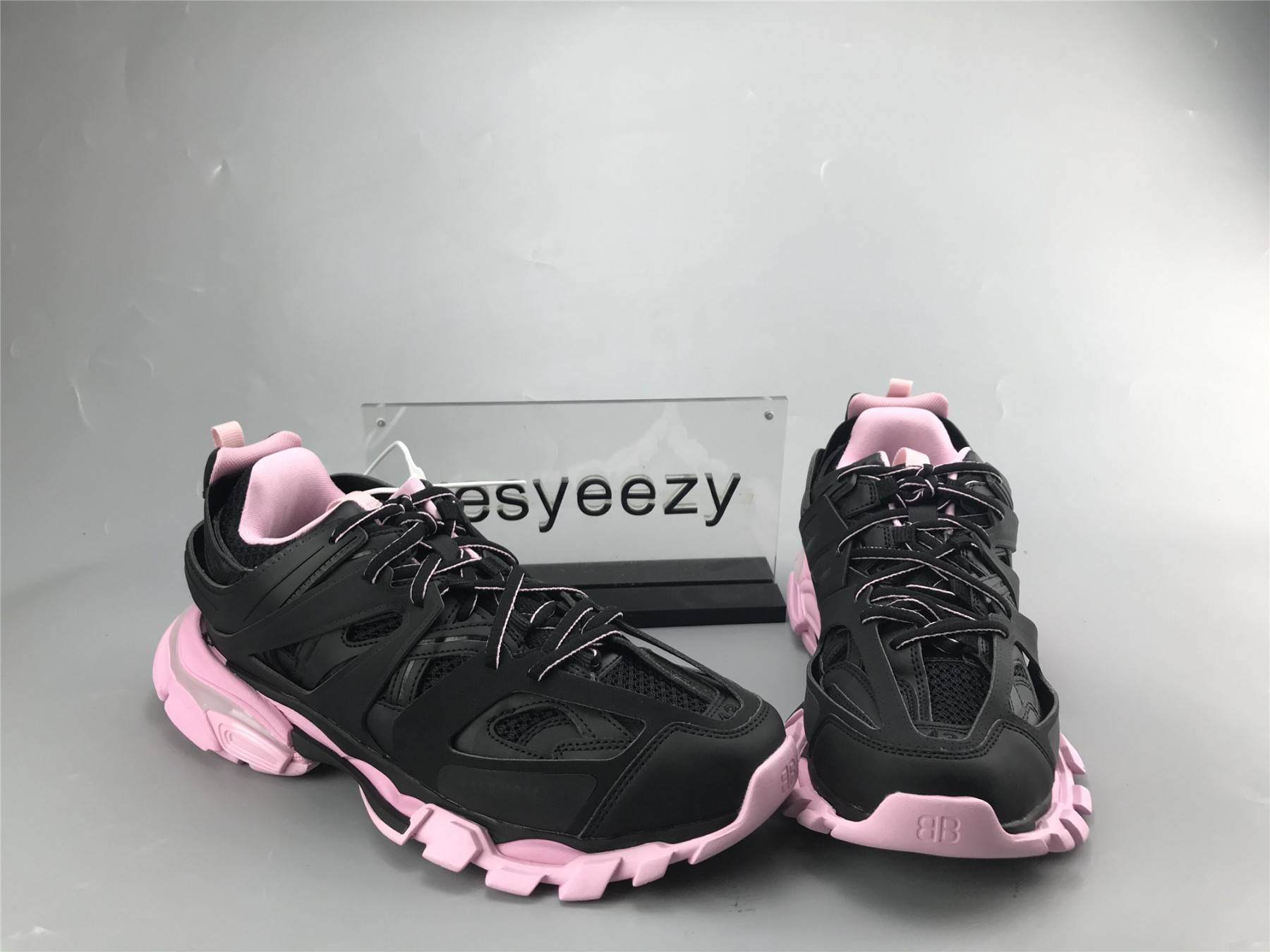 UA TRACK TRAINER BLACK PINK WITH LED LIGHTS