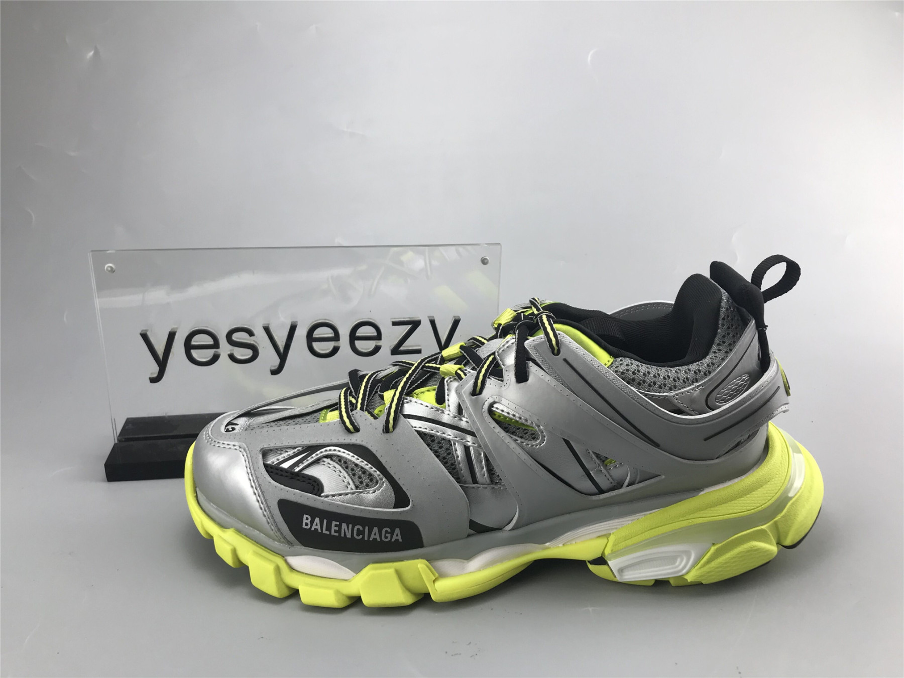 UA TRACK TRAINER SILVER GREEN SNEAKER