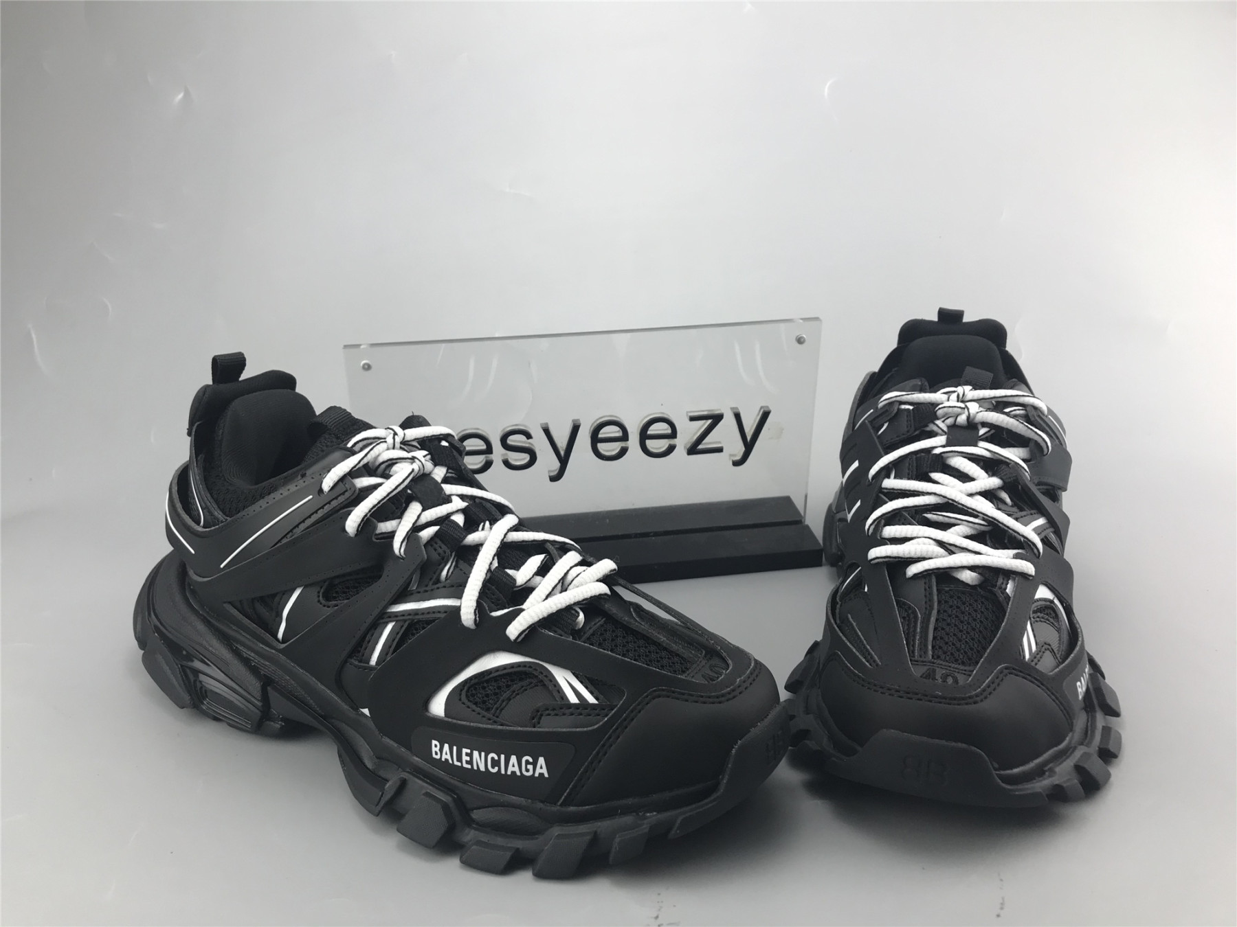 UA TRACK TRAINER BLACK SNEAKER