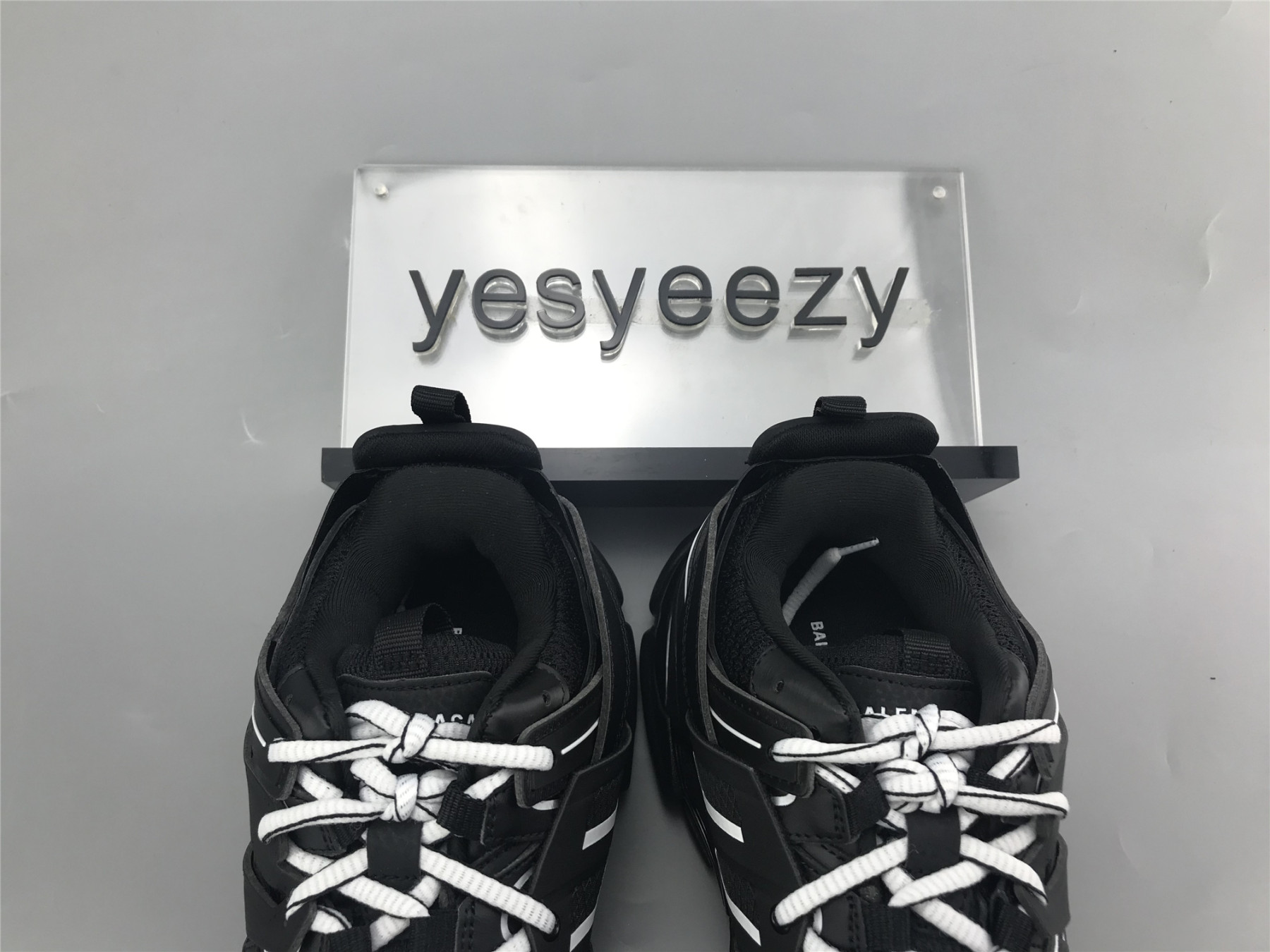 UA TRACK TRAINER BLACK SNEAKER