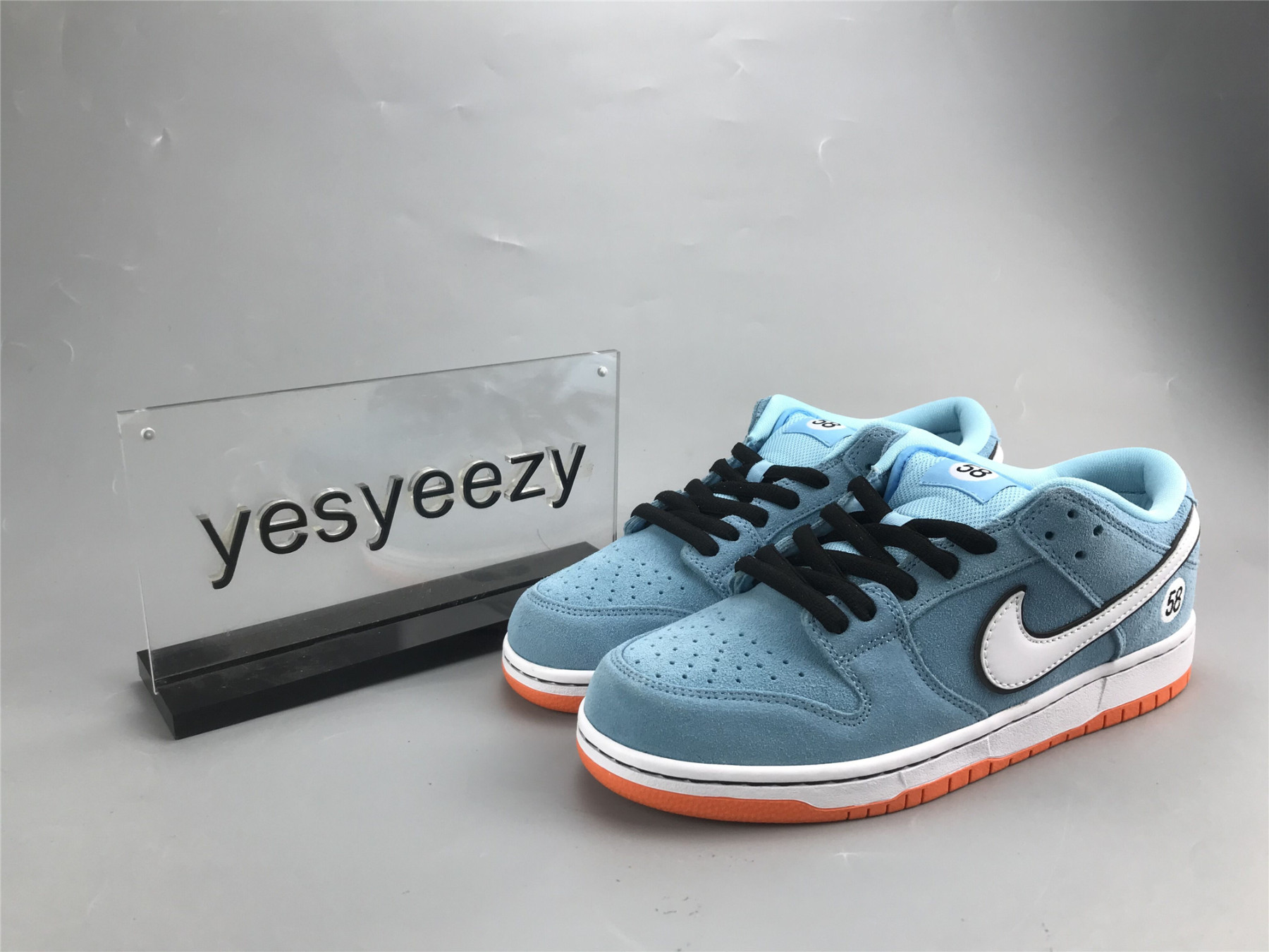 UA NIKE DUNK LOW SB 