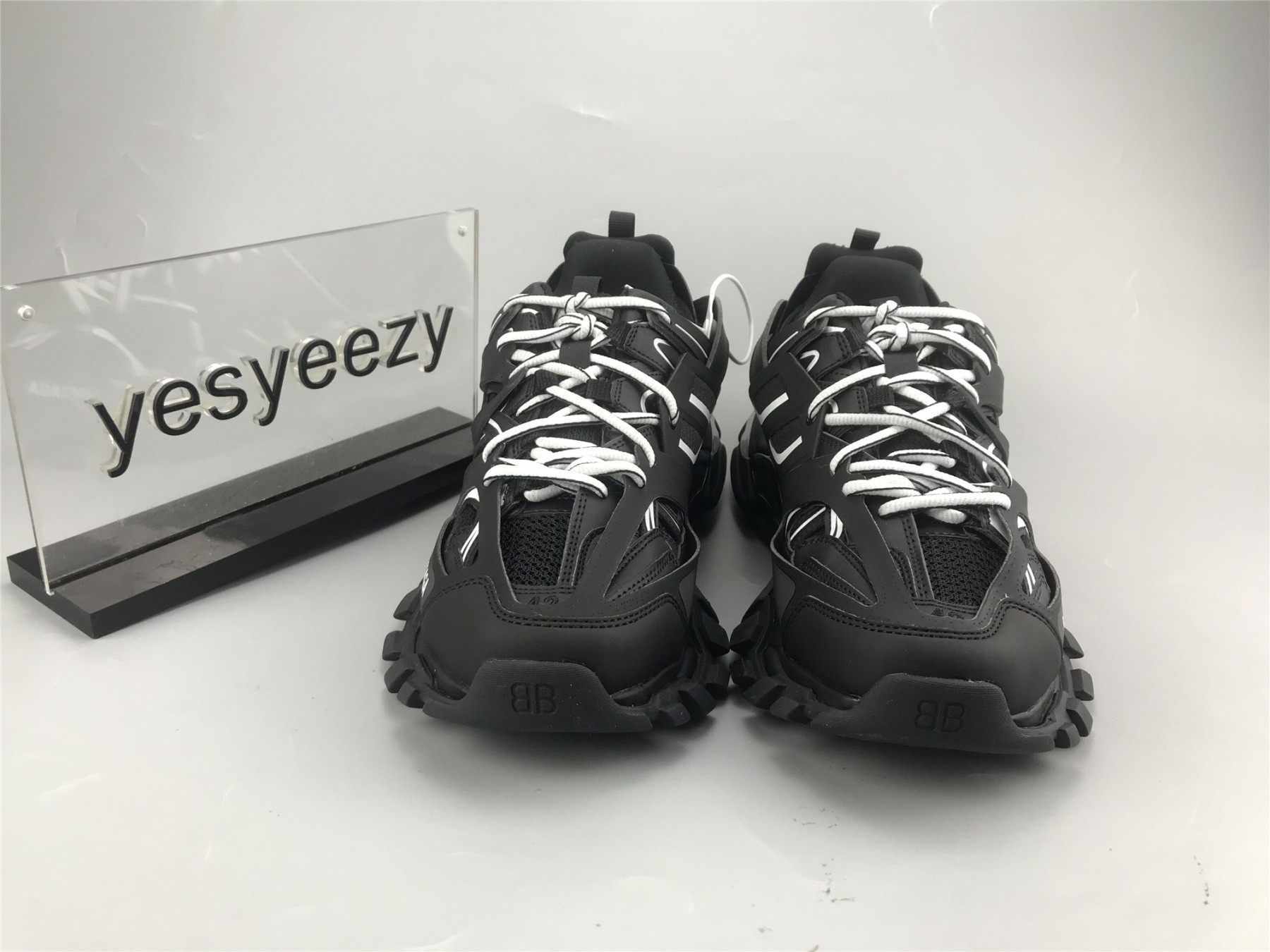 UA TRACK TRAINER BLACK SNEAKER WITH LED LIGHTS