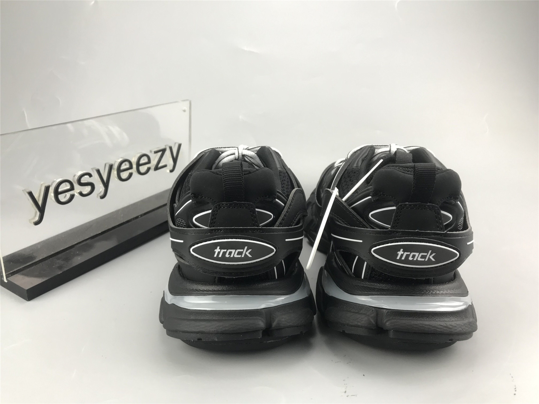 UA TRACK TRAINER BLACK SNEAKER WITH LED LIGHTS