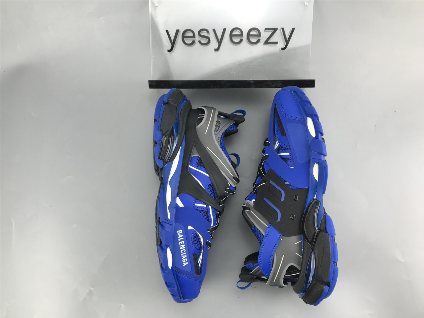 UA TRACK TRAINER BLACK ROYAL SNEAKER