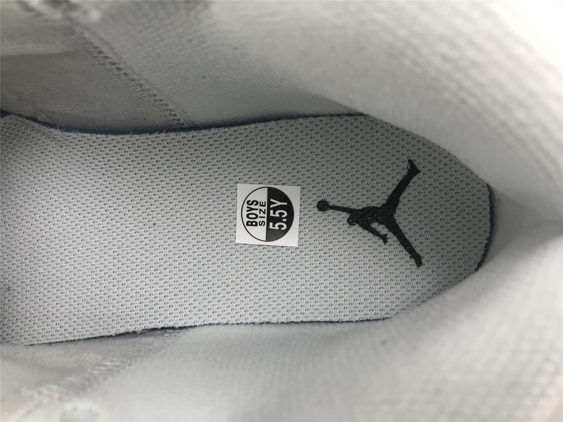 UA AIR JORDAN 1 MID SE GS 