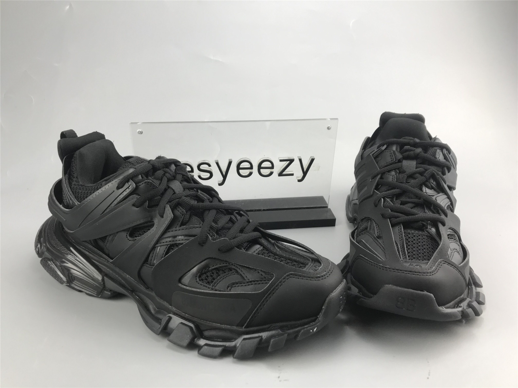 UA TRACK TRAINER BLACK TRANSPARENT SNEAKER