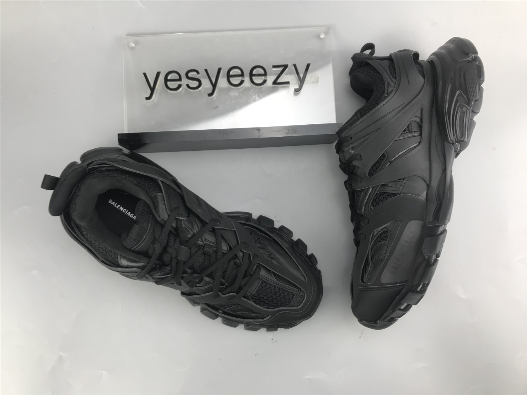 UA TRACK TRAINER BLACK TRANSPARENT SNEAKER