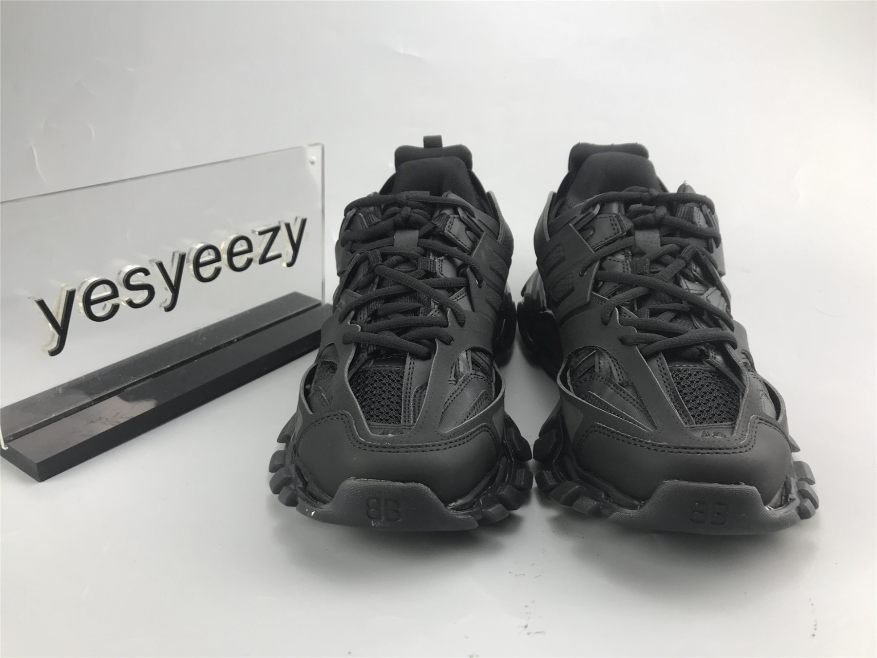 UA TRACK TRAINER BLACK TRANSPARENT SNEAKER
