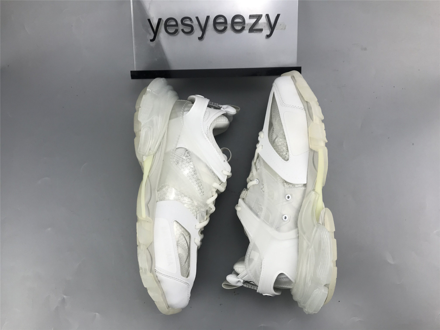 UA TRACK TRAINER WHITE TRANSPARENT SNEAKER
