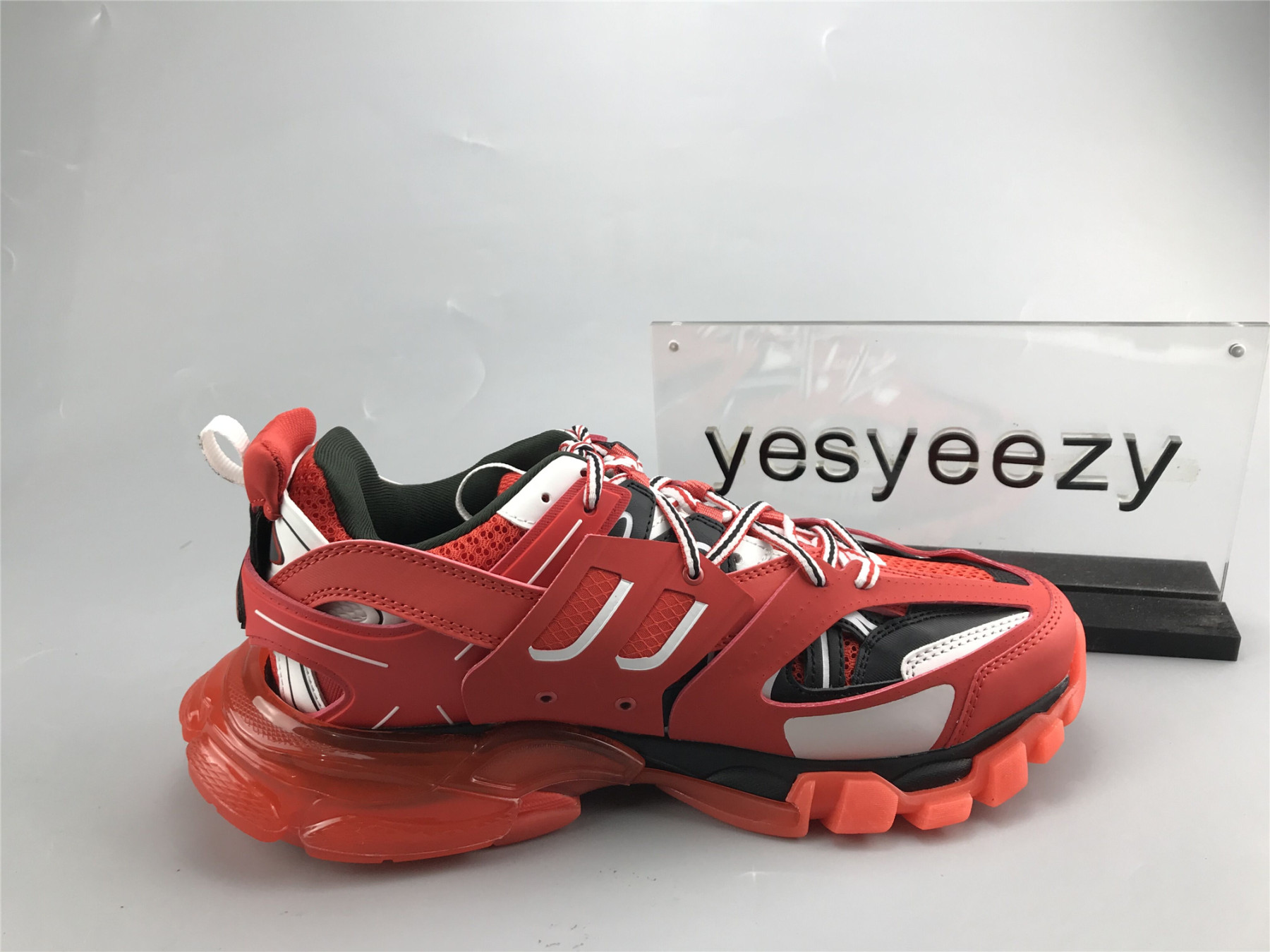 UA TRACK TRAINER RED TRANSPARENT SNEAKER
