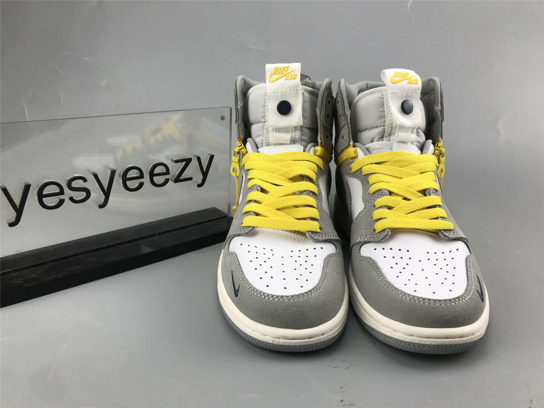 UA AIR JORDAN 1 HIGH SWITCH 