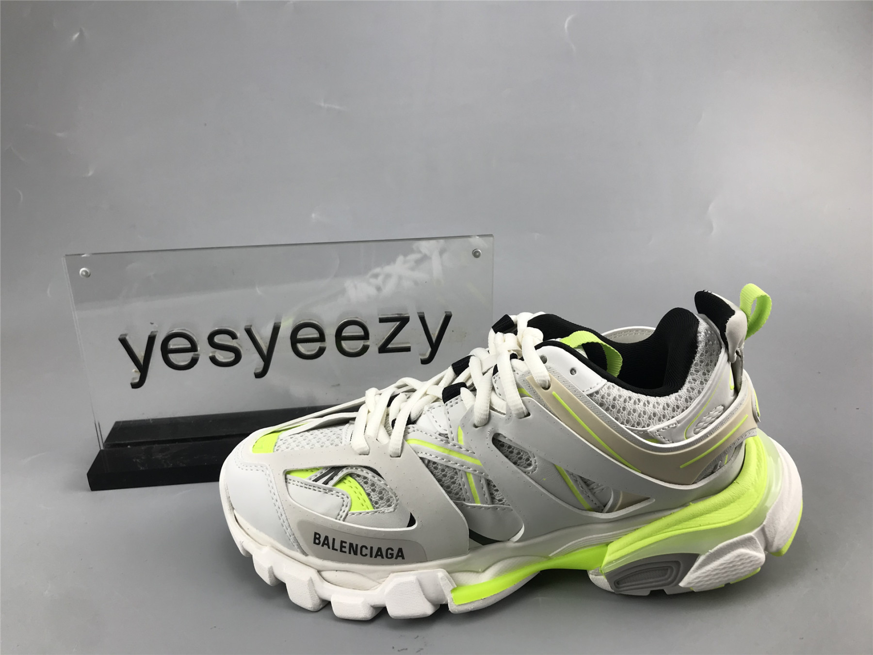 UA TRACK SNEAKER WHITE FLUORESCENT YELLOW