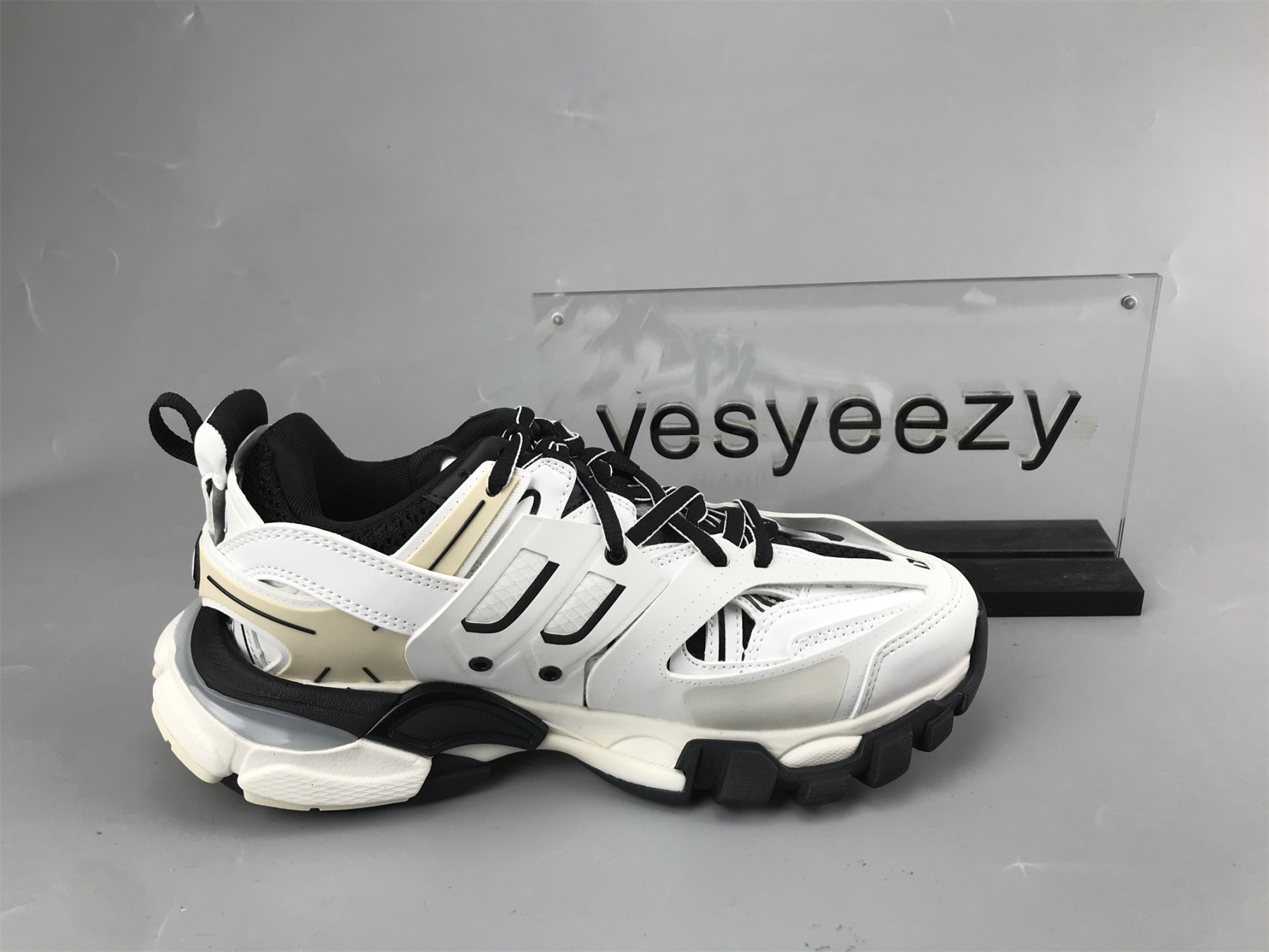 UA TRACK SNEAKER WHITE BLACK