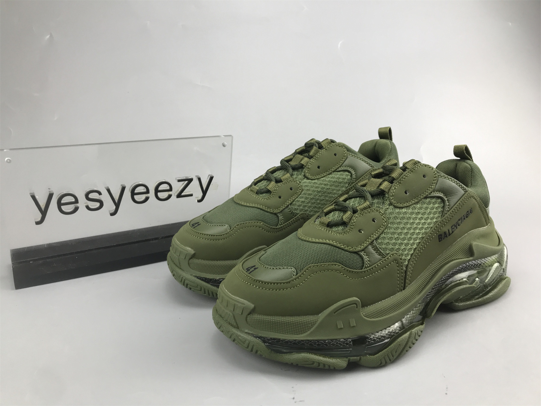 UA TRIPLE S CLEAR SOLE ARMY GREEN