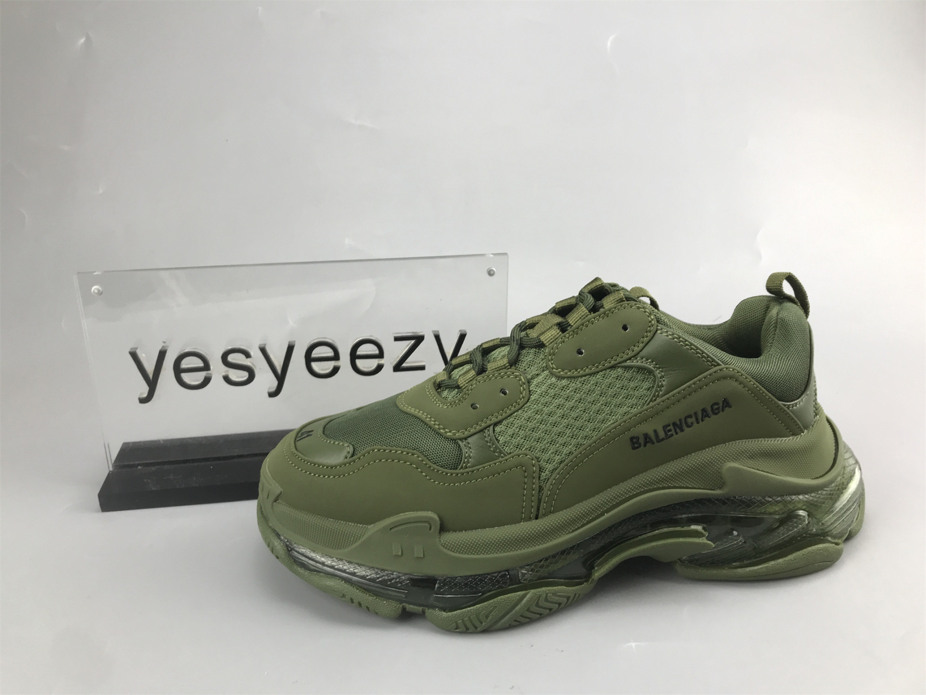 UA TRIPLE S CLEAR SOLE ARMY GREEN