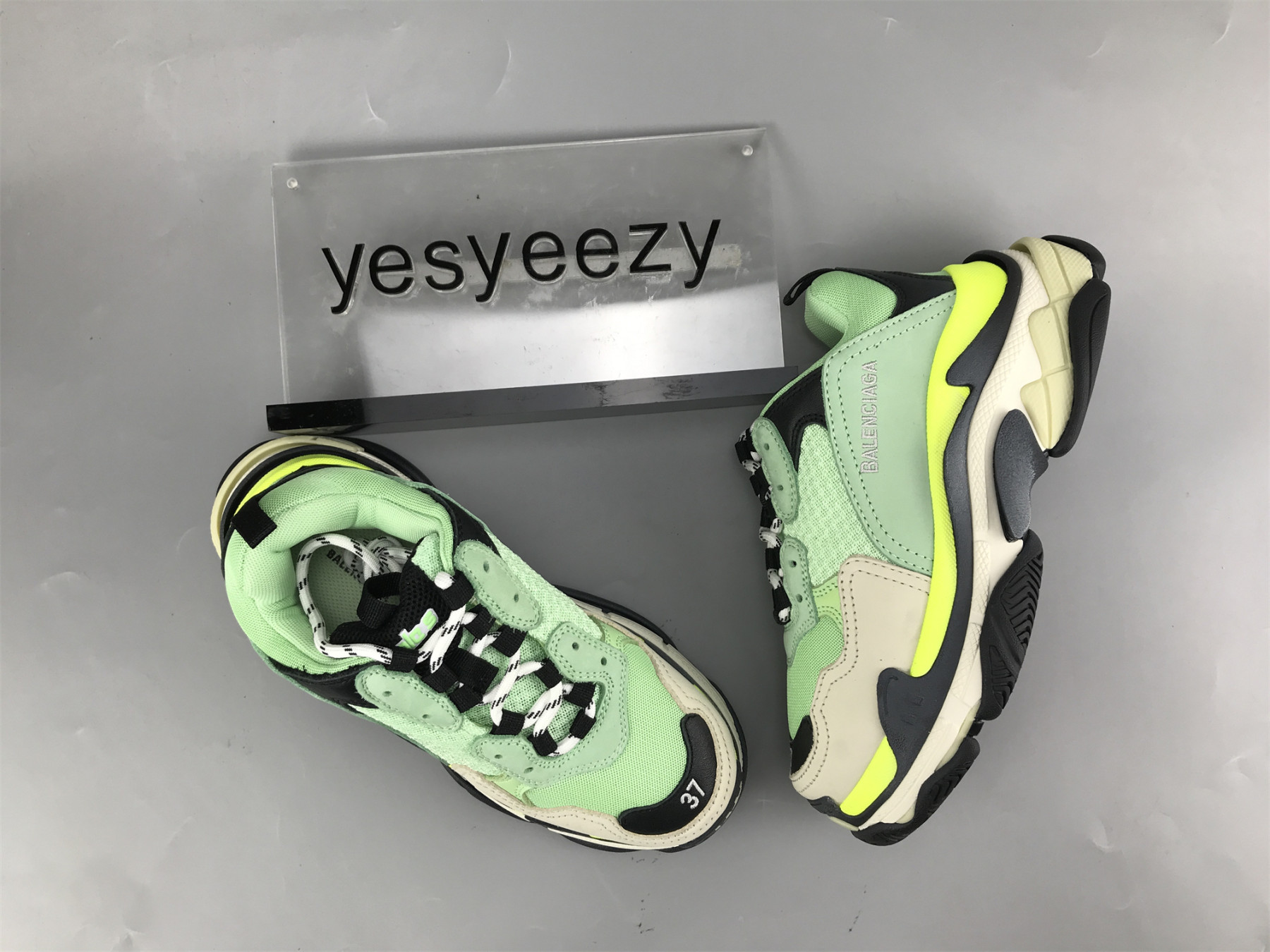 UA TRIPLE S CLEAR SOLE WHITE GREEN BLACK